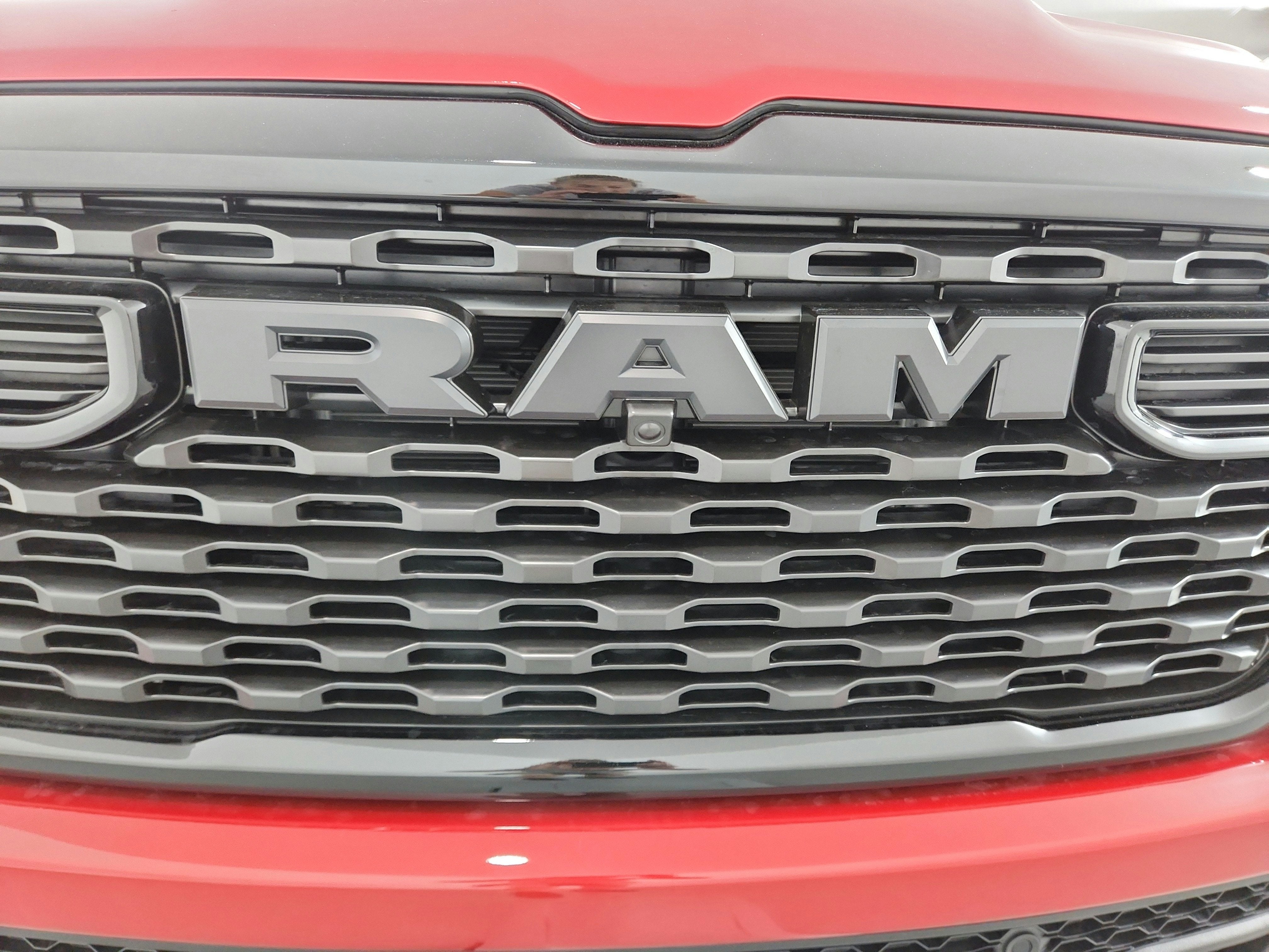 2026 RAM Ram 1500 Express 4x4 Crew Cab 5'7" Box