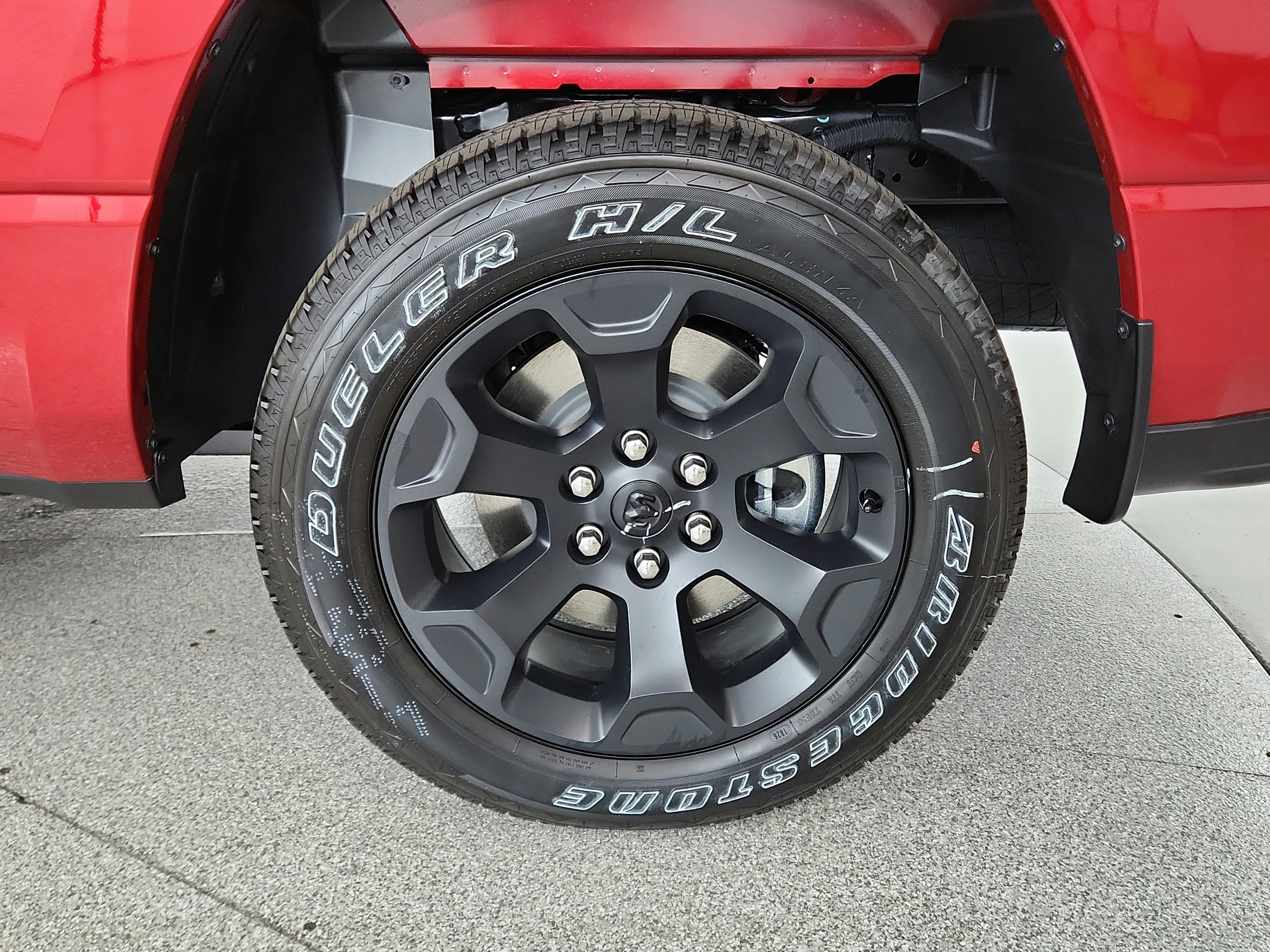 2026 RAM Ram 1500 Express 4x4 Crew Cab 5'7" Box