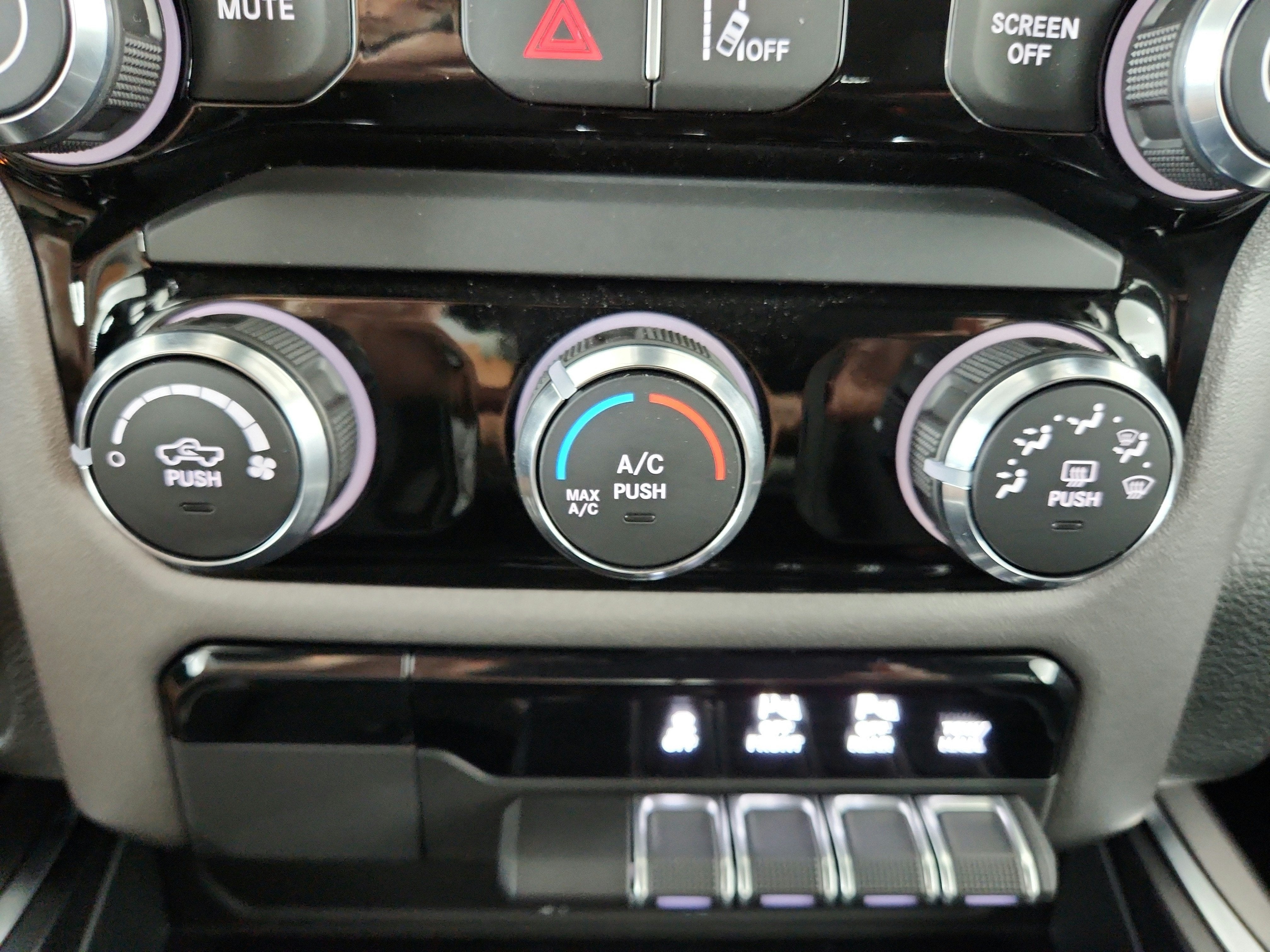 2026 RAM Ram 1500 Express 4x4 Crew Cab 5'7" Box
