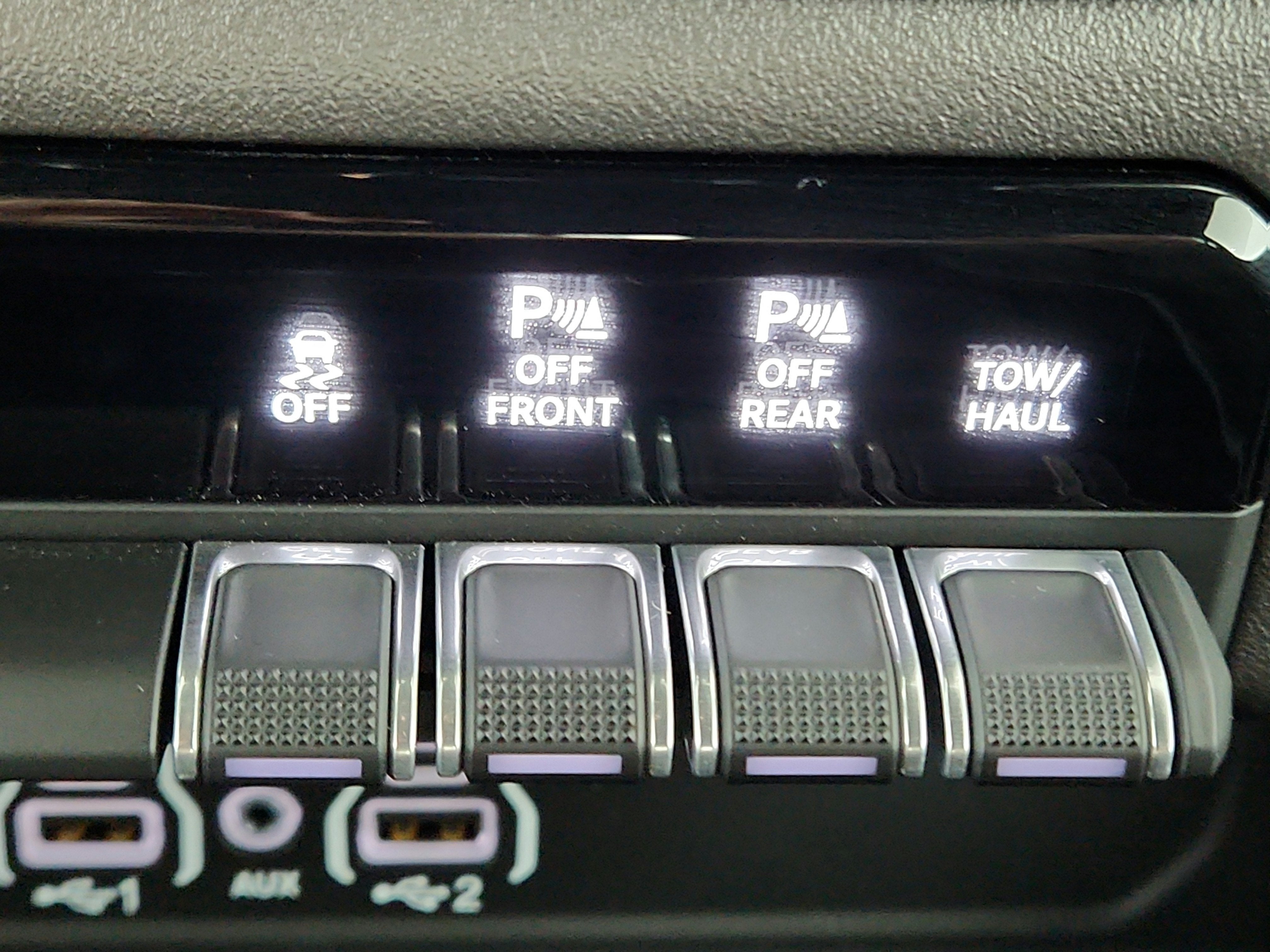 2026 RAM Ram 1500 Express 4x4 Crew Cab 5'7" Box