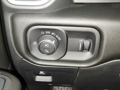 2026 RAM Ram 1500 Express 4x4 Crew Cab 5'7" Box