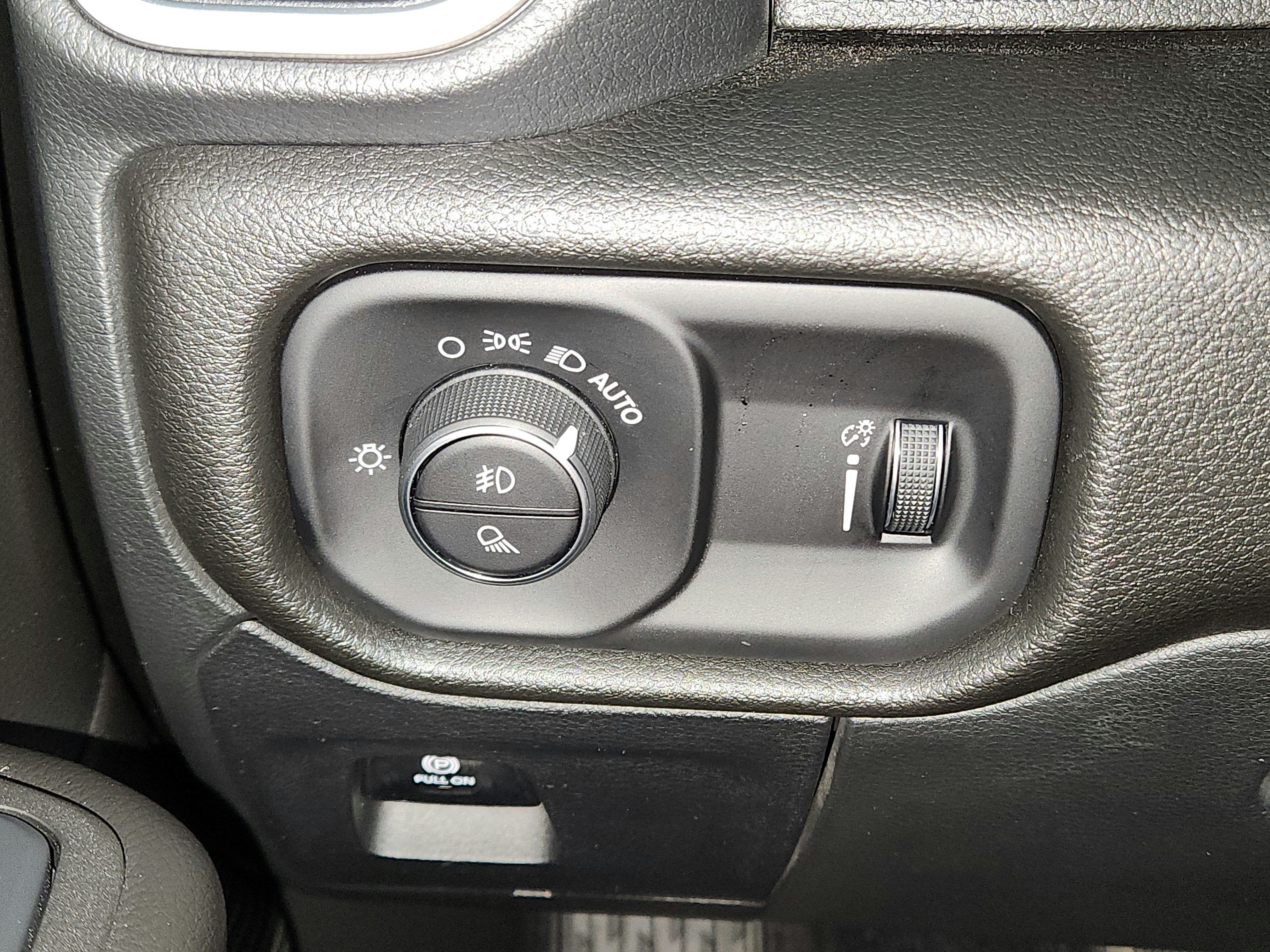 2026 RAM Ram 1500 Express 4x4 Crew Cab 5'7" Box