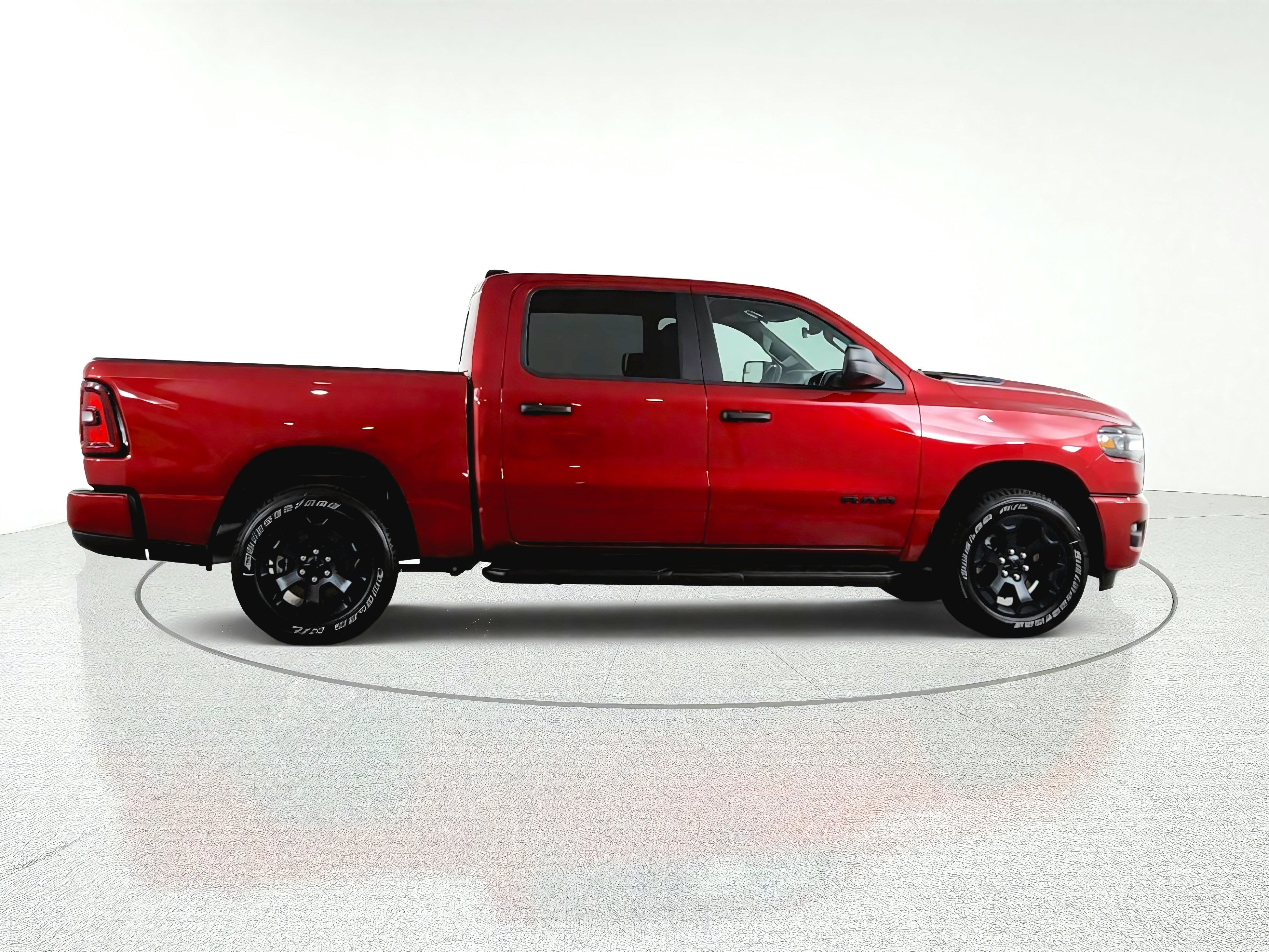 2026 RAM Ram 1500 Express 4x4 Crew Cab 5'7" Box