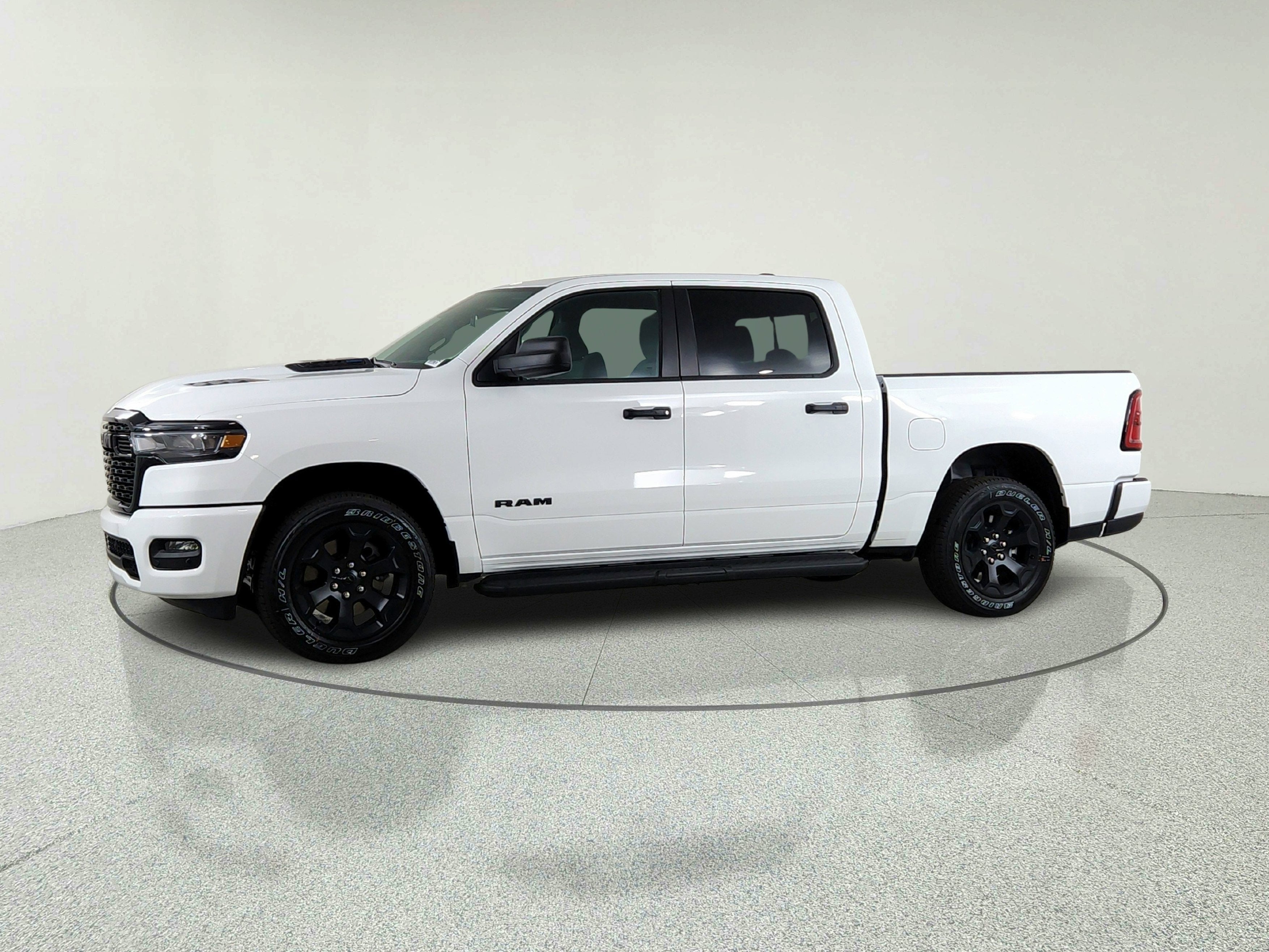 2026 RAM Ram 1500 RAM 1500 TRADESMAN CREW CAB 4X4 (144.5 IN WB 5 FT 7 IN BOX)