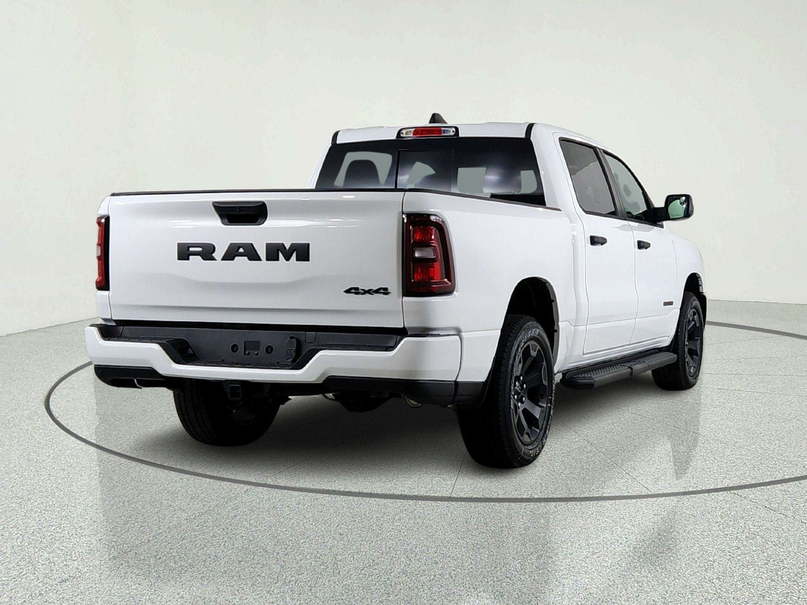 2026 RAM Ram 1500 RAM 1500 TRADESMAN CREW CAB 4X4 (144.5 IN WB 5 FT 7 IN BOX)