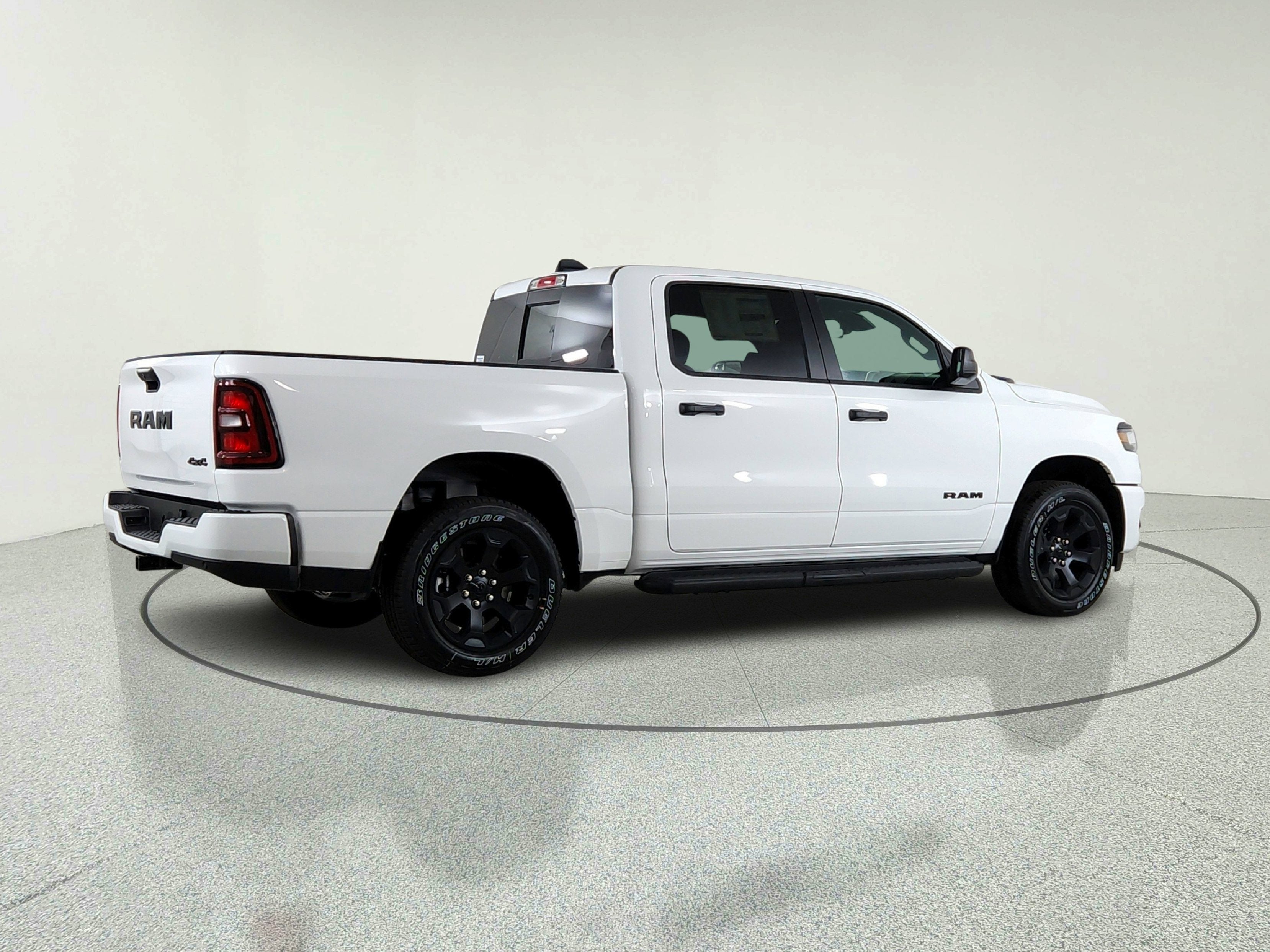 2026 RAM Ram 1500 RAM 1500 TRADESMAN CREW CAB 4X4 (144.5 IN WB 5 FT 7 IN BOX)