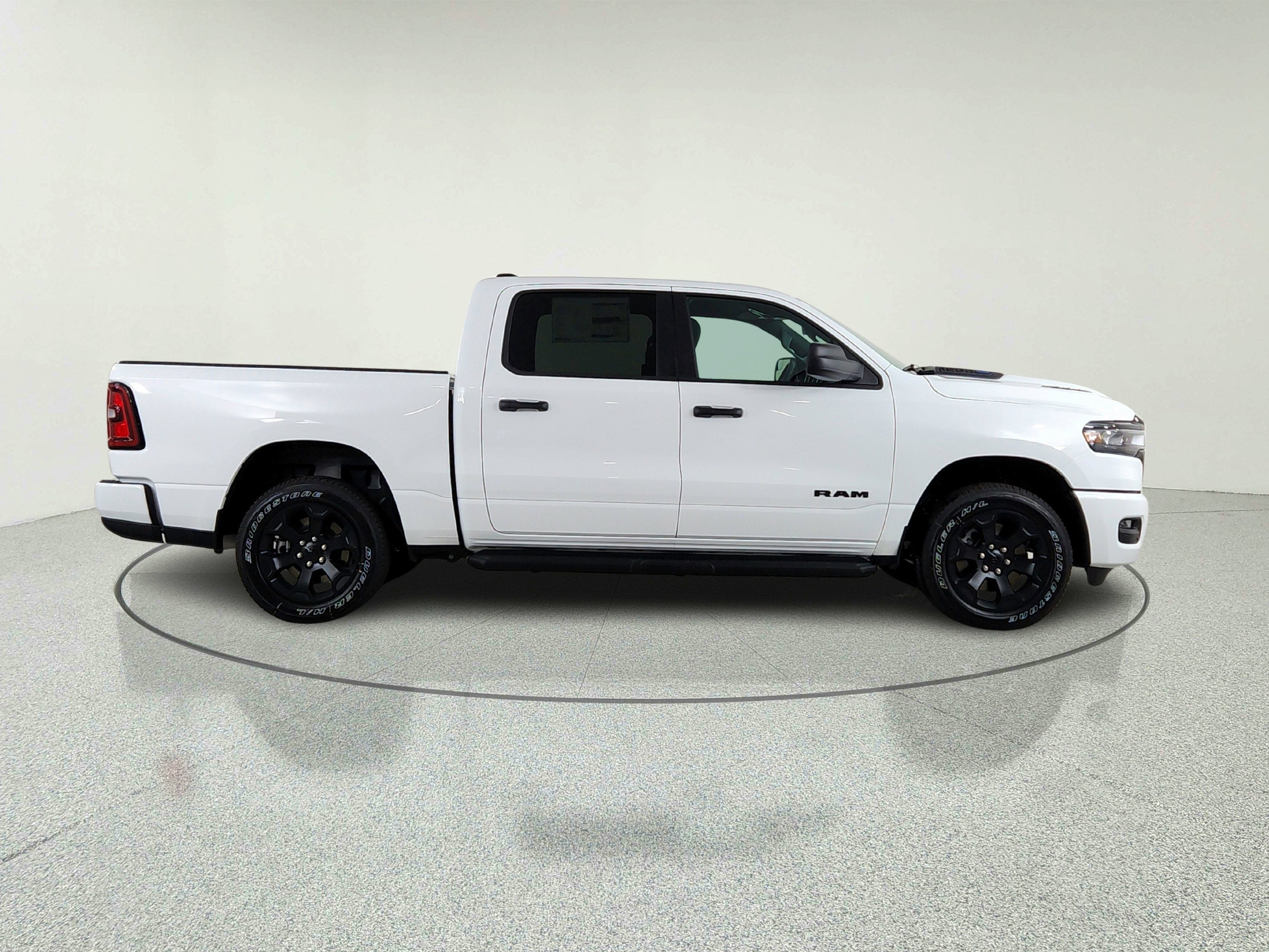 2026 RAM Ram 1500 RAM 1500 TRADESMAN CREW CAB 4X4 (144.5 IN WB 5 FT 7 IN BOX)