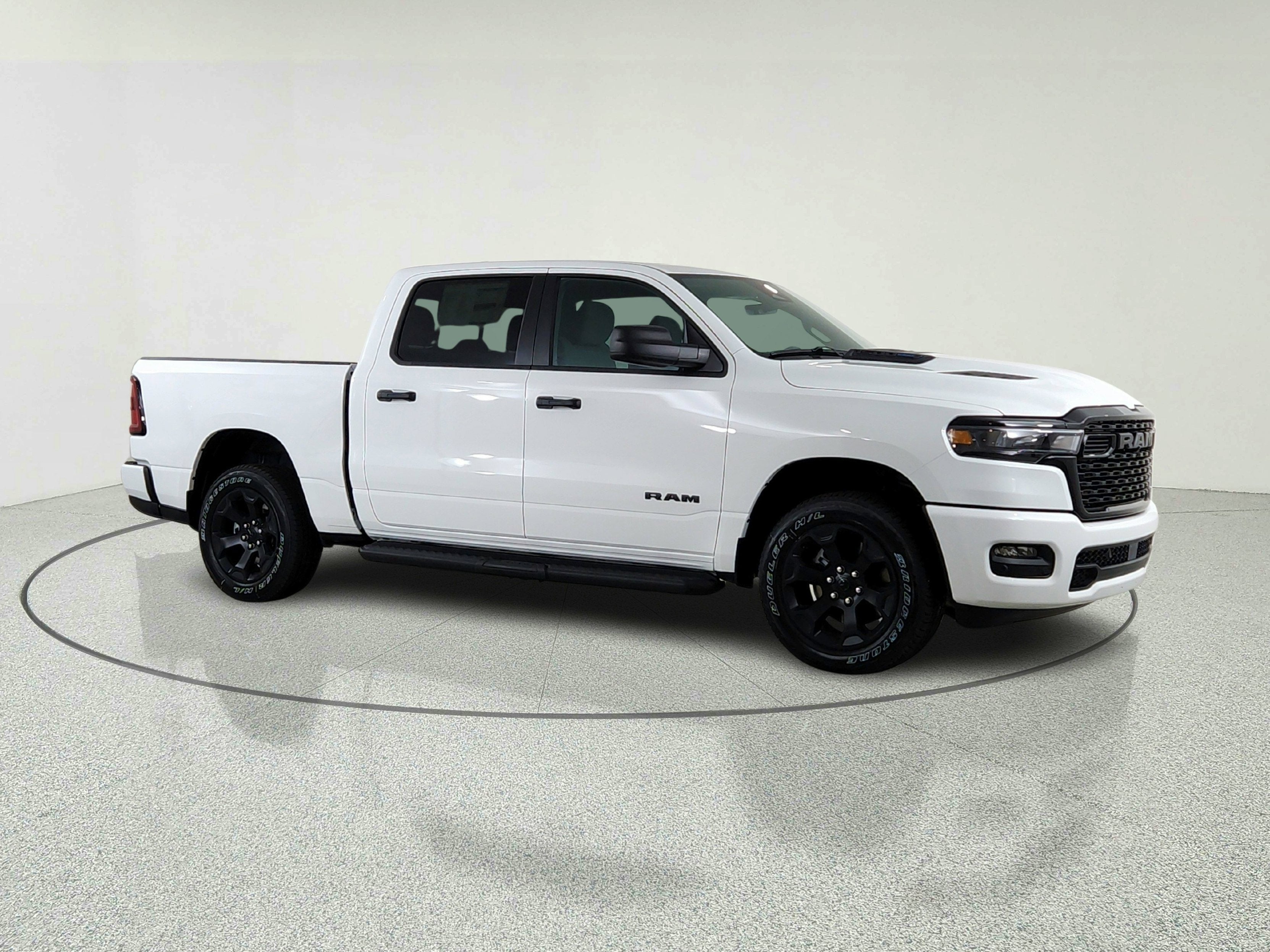 2026 RAM Ram 1500 RAM 1500 TRADESMAN CREW CAB 4X4 (144.5 IN WB 5 FT 7 IN BOX)
