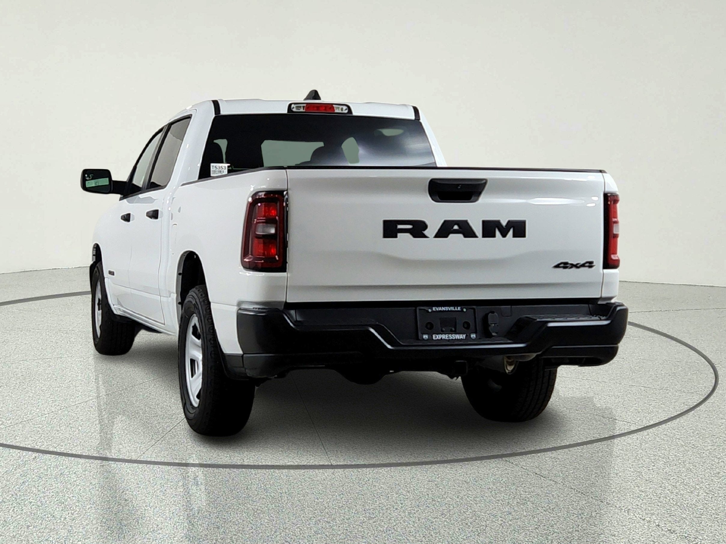2026 RAM Ram 1500 RAM 1500 TRADESMAN CREW CAB 4X4 (144.5 IN WB 5 FT 7 IN BOX)