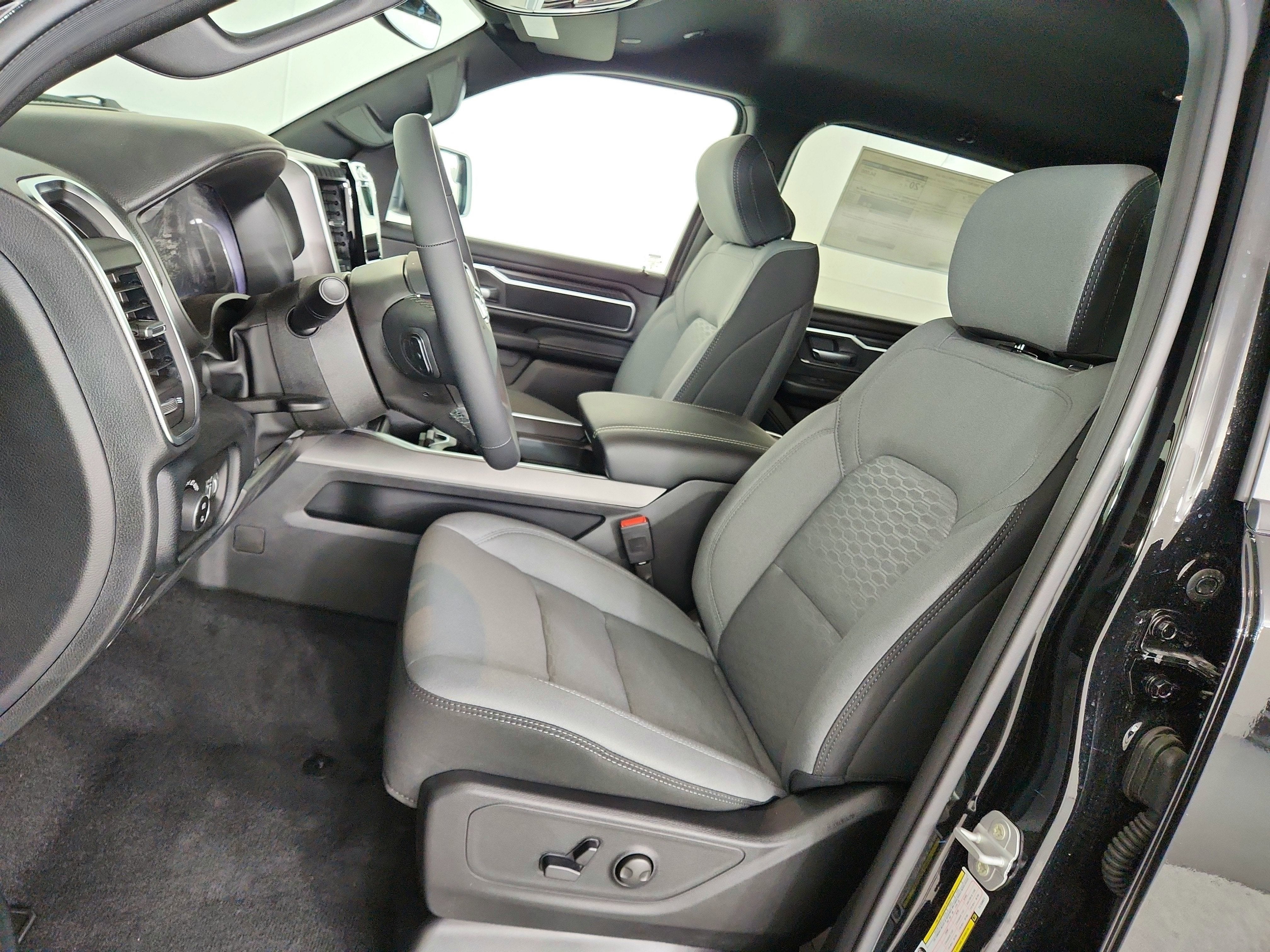 2026 RAM Ram 1500 RAM 1500 BIGHORN/LONESTAR CREW 4X4 (144.5 IN WB 5 FT 7 IN BOX)