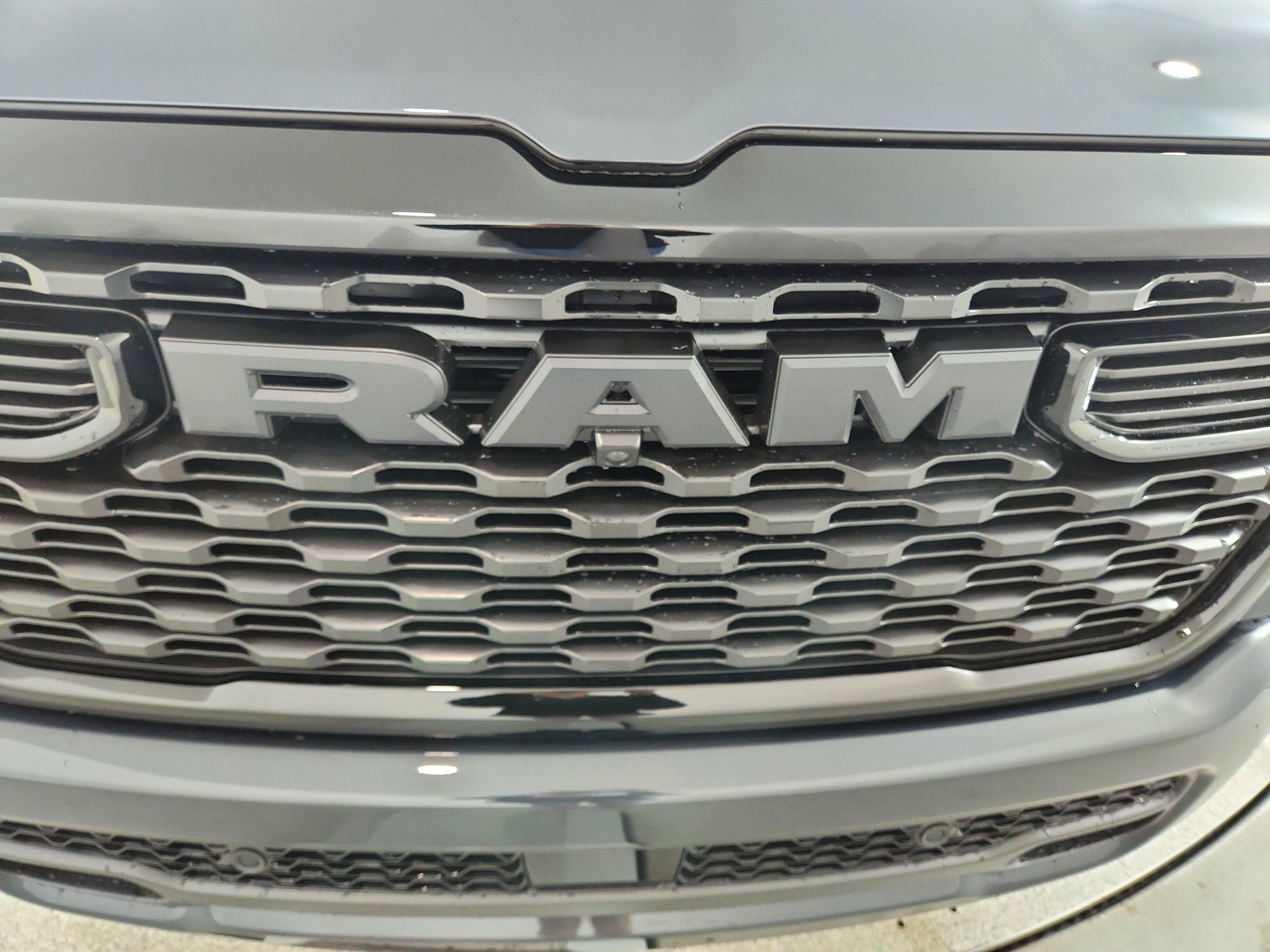 2026 RAM Ram 1500 RAM 1500 TRADESMAN CREW CAB 4X4 (144.5 IN WB 5 FT 7 IN BOX)