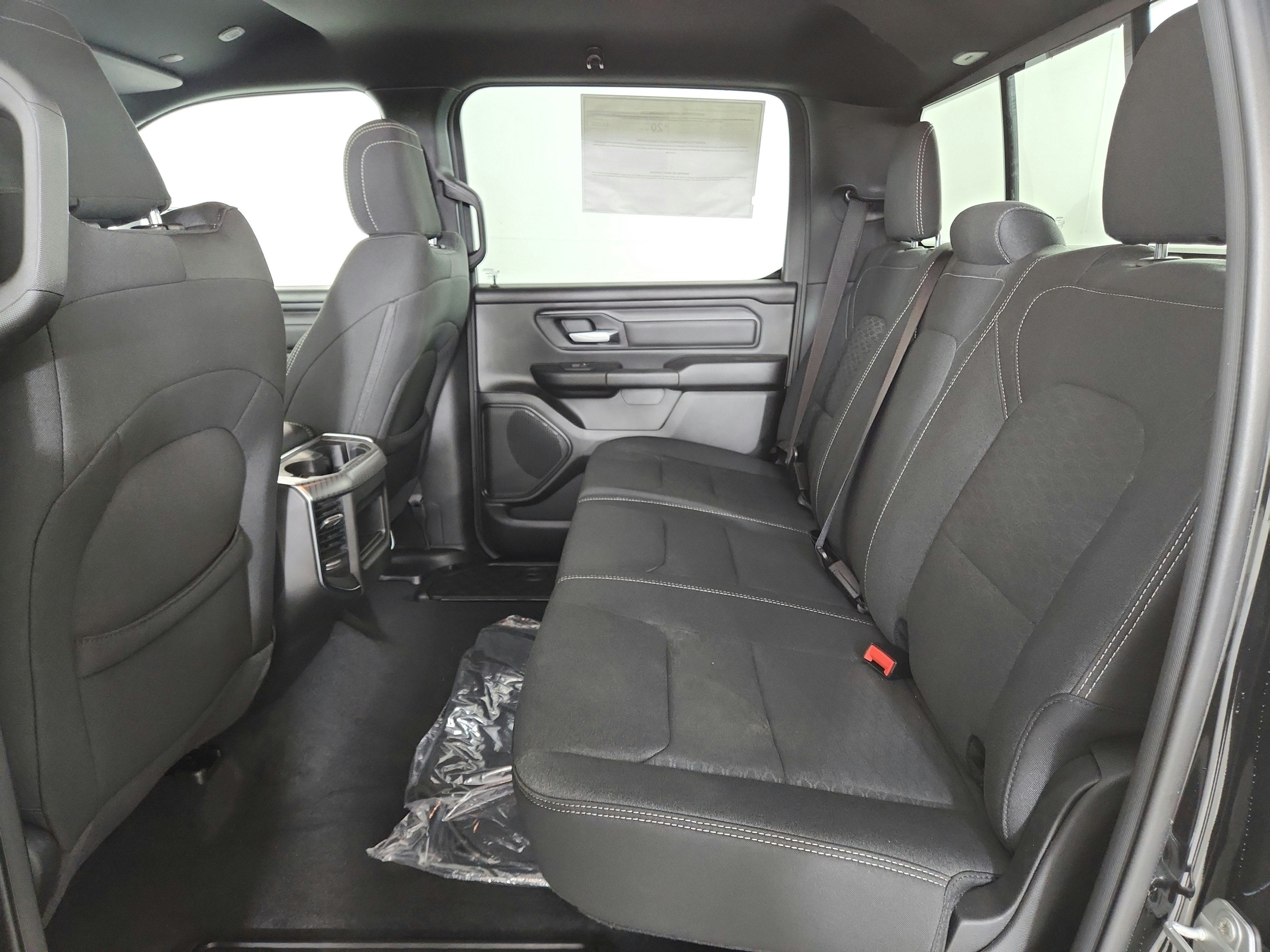 2026 RAM Ram 1500 Express 4x4 Crew Cab 5'7" Box