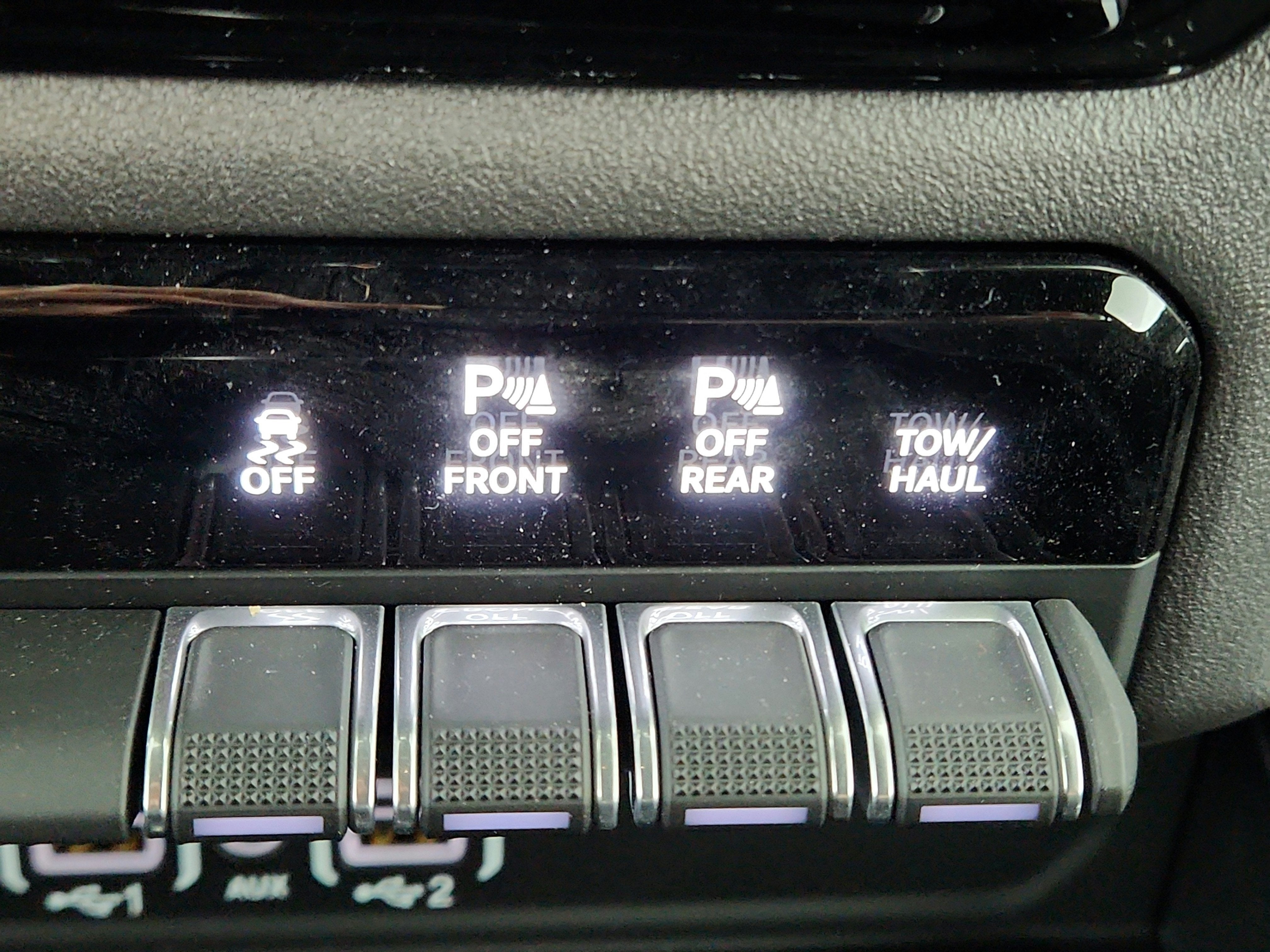 2026 RAM Ram 1500 Express 4x4 Crew Cab 5'7" Box