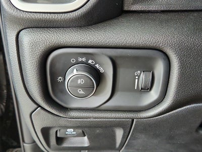 2026 RAM Ram 1500 RAM 1500 TRADESMAN CREW CAB 4X4 (144.5 IN WB 5 FT 7 IN BOX)