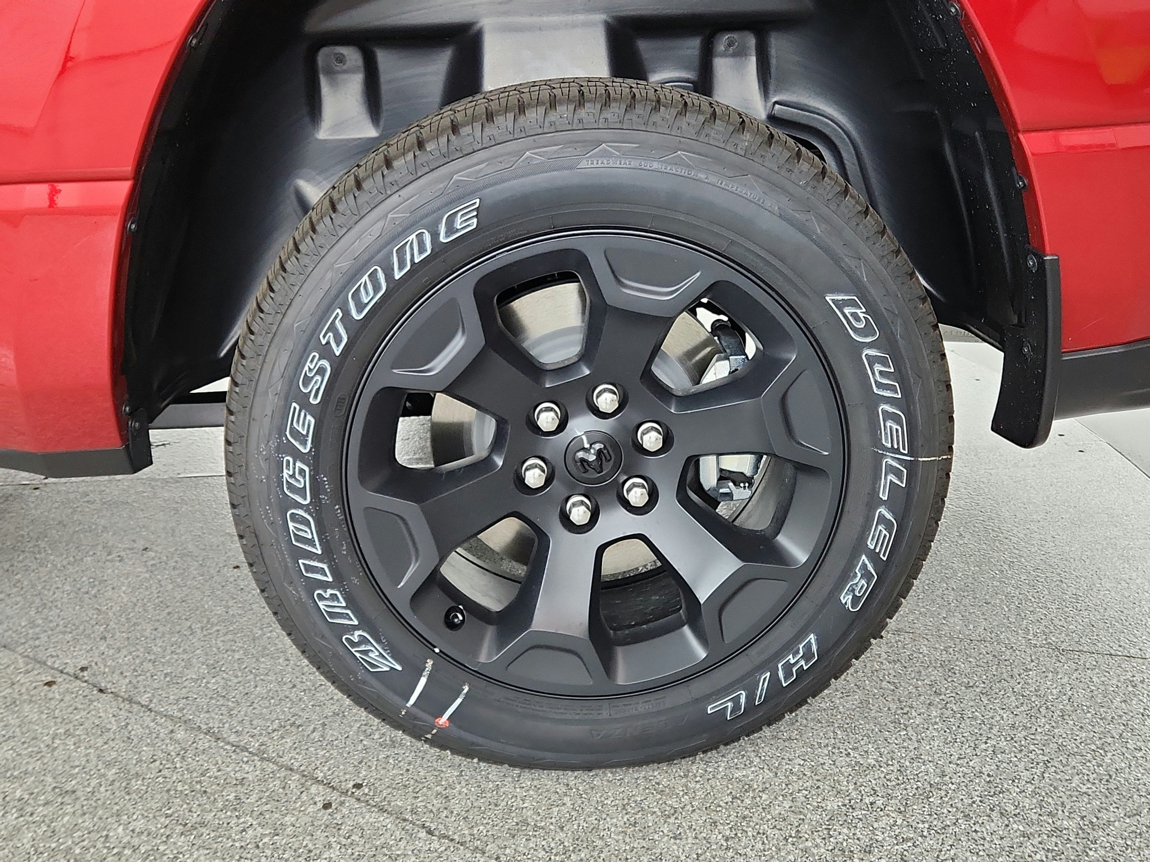 2026 RAM Ram 1500 Express 4x4 Crew Cab 5'7" Box