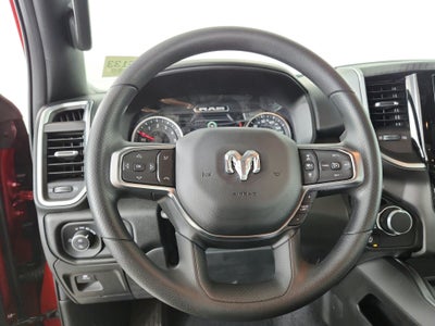 2026 RAM Ram 1500 Express 4x4 Crew Cab 5'7" Box