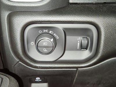 2026 RAM Ram 1500 Express 4x4 Crew Cab 5'7" Box