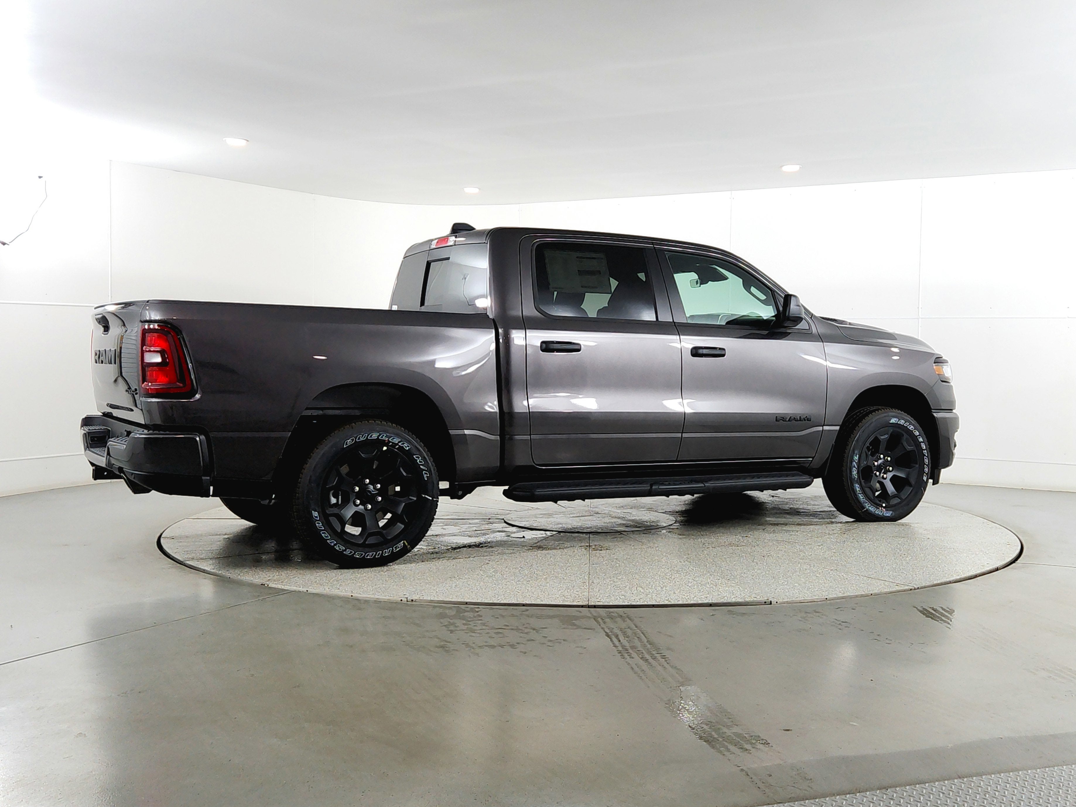 2026 RAM Ram 1500 RAM 1500 TRADESMAN CREW CAB 4X4 (144.5 IN WB 5 FT 7 IN BOX)
