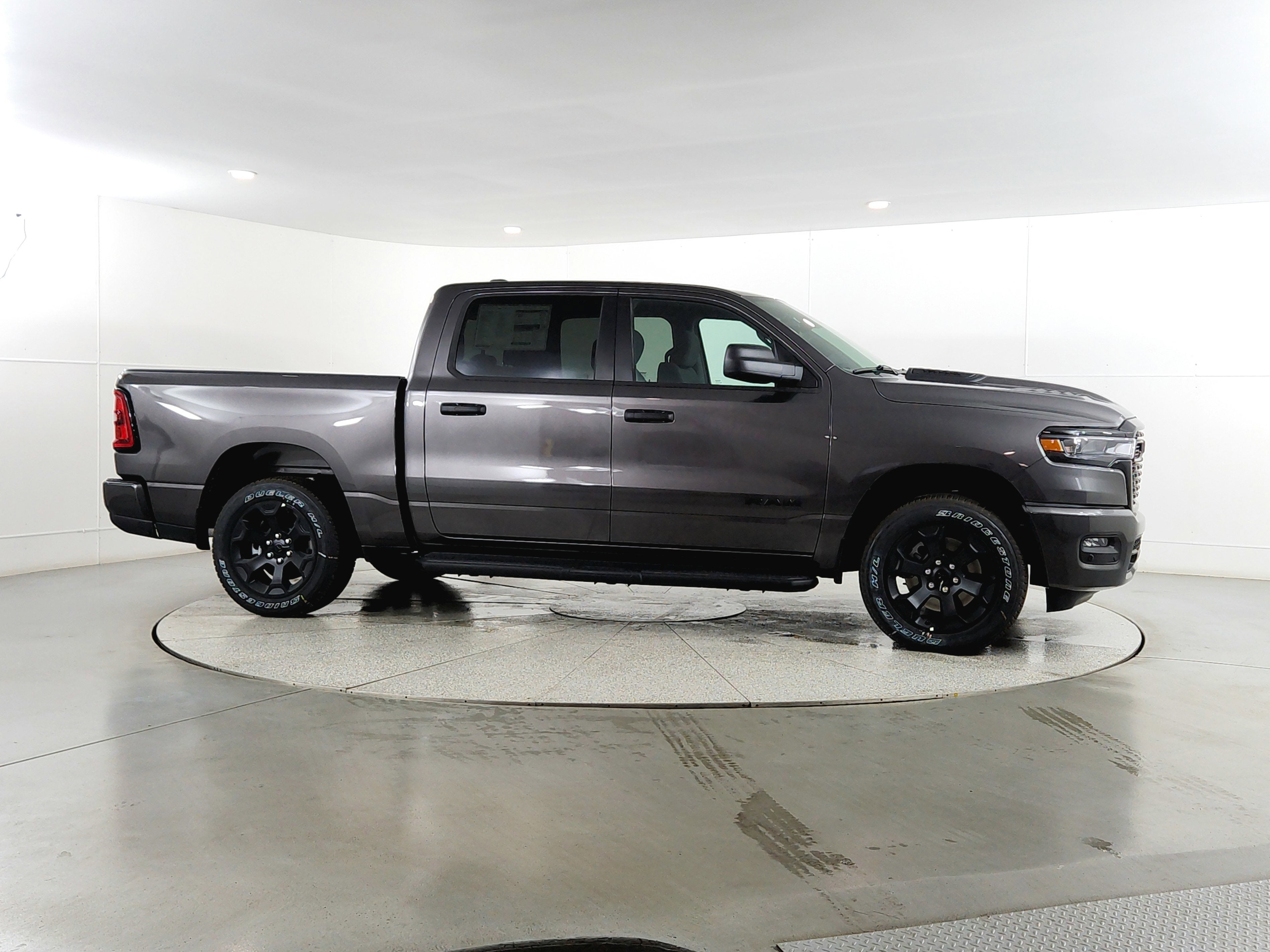 2026 RAM Ram 1500 RAM 1500 TRADESMAN CREW CAB 4X4 (144.5 IN WB 5 FT 7 IN BOX)