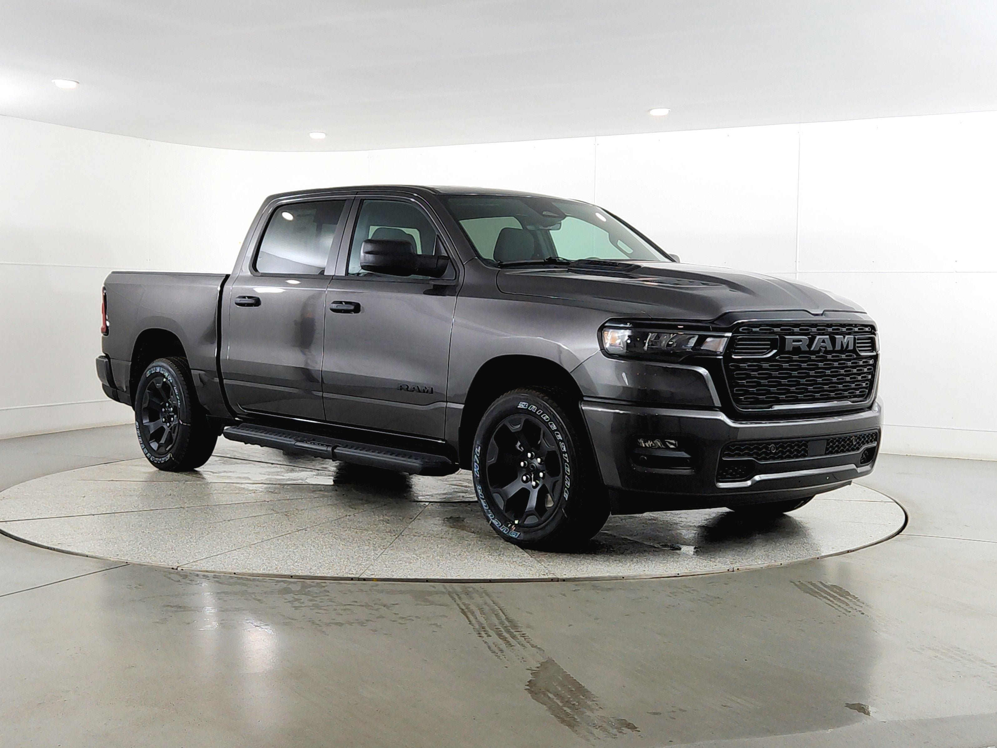 2026 RAM Ram 1500 RAM 1500 TRADESMAN CREW CAB 4X4 (144.5 IN WB 5 FT 7 IN BOX)