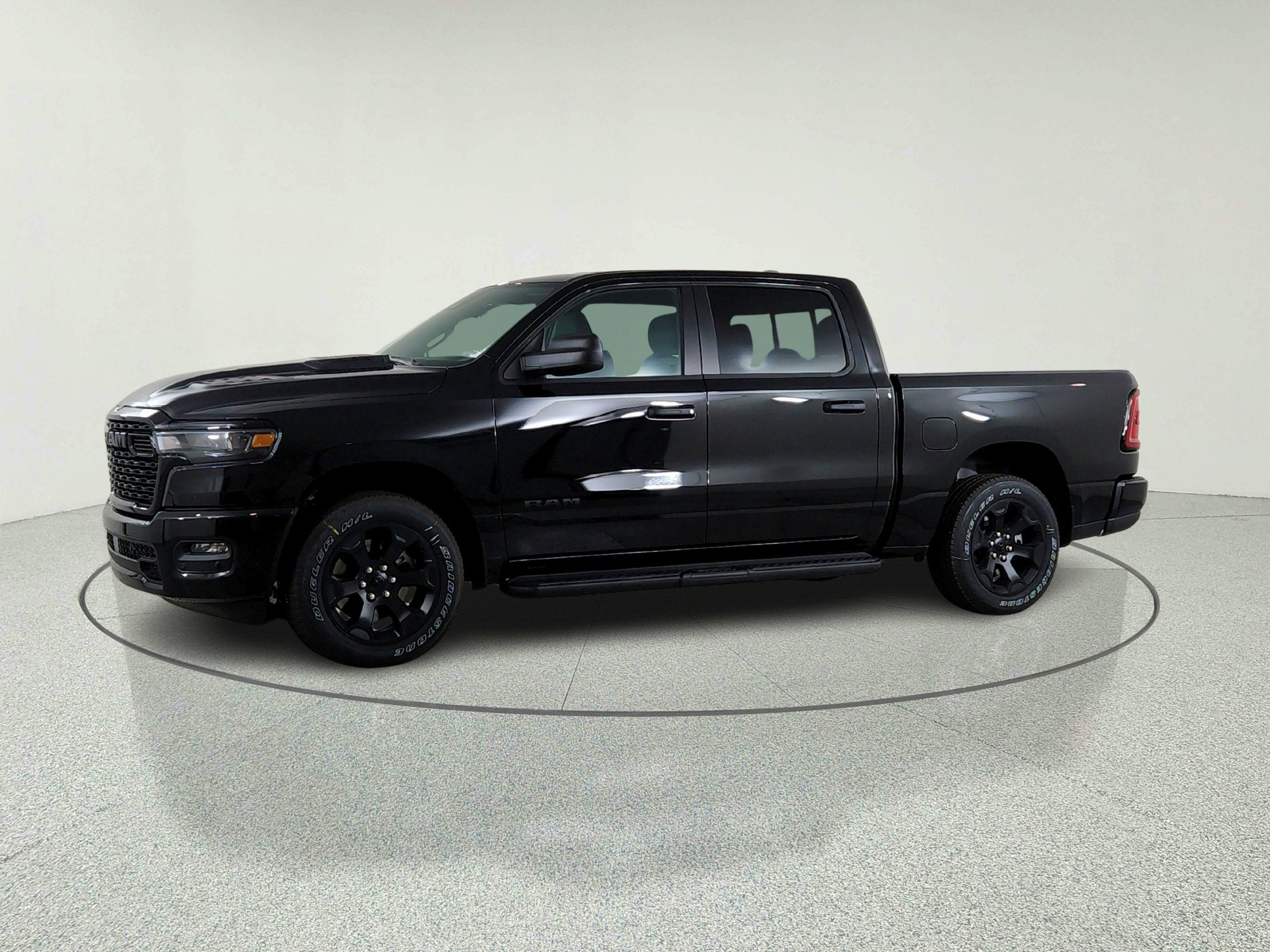2026 RAM Ram 1500 RAM 1500 TRADESMAN CREW CAB 4X4 (144.5 IN WB 5 FT 7 IN BOX)