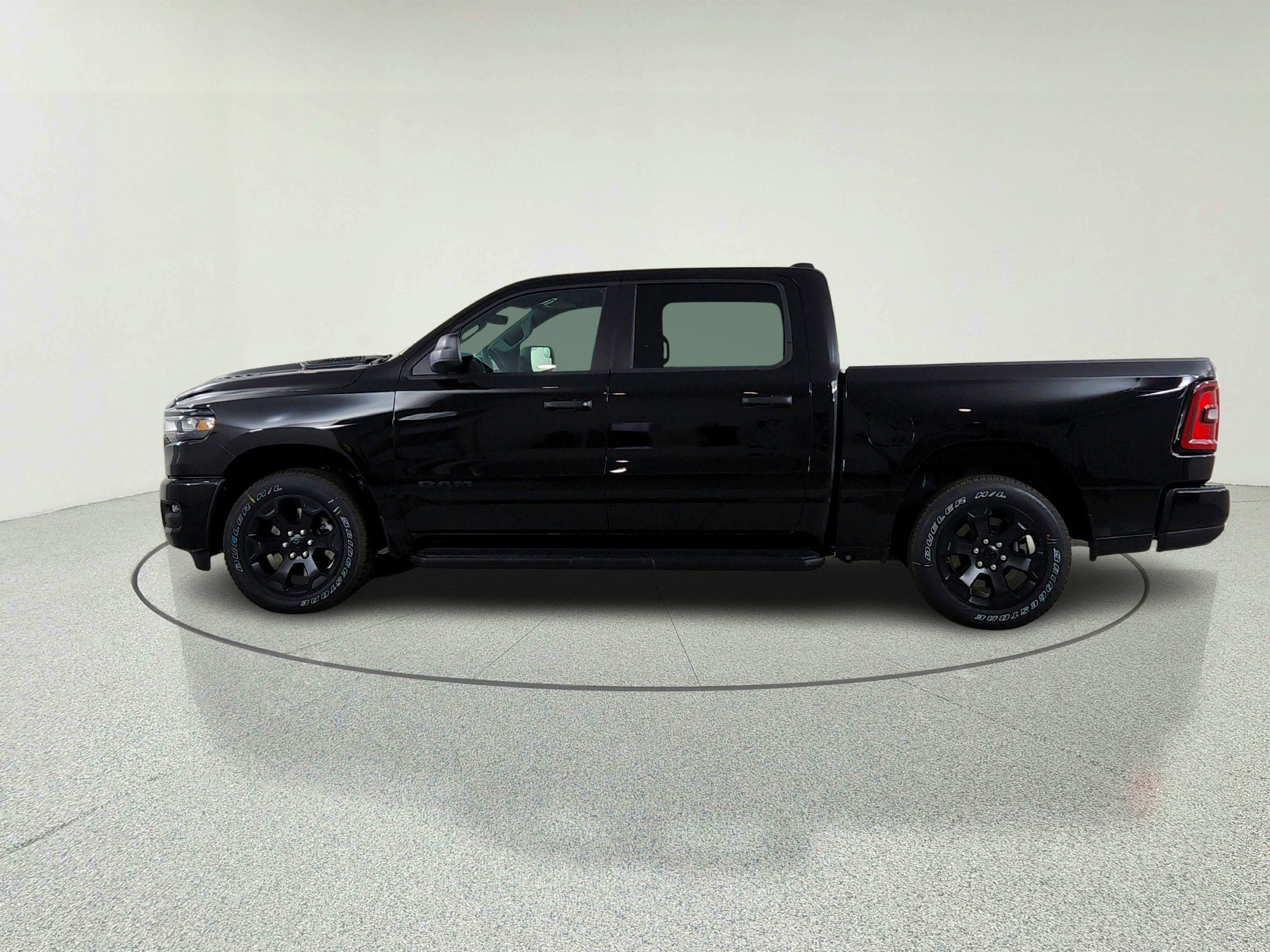 2026 RAM Ram 1500 RAM 1500 TRADESMAN CREW CAB 4X4 (144.5 IN WB 5 FT 7 IN BOX)