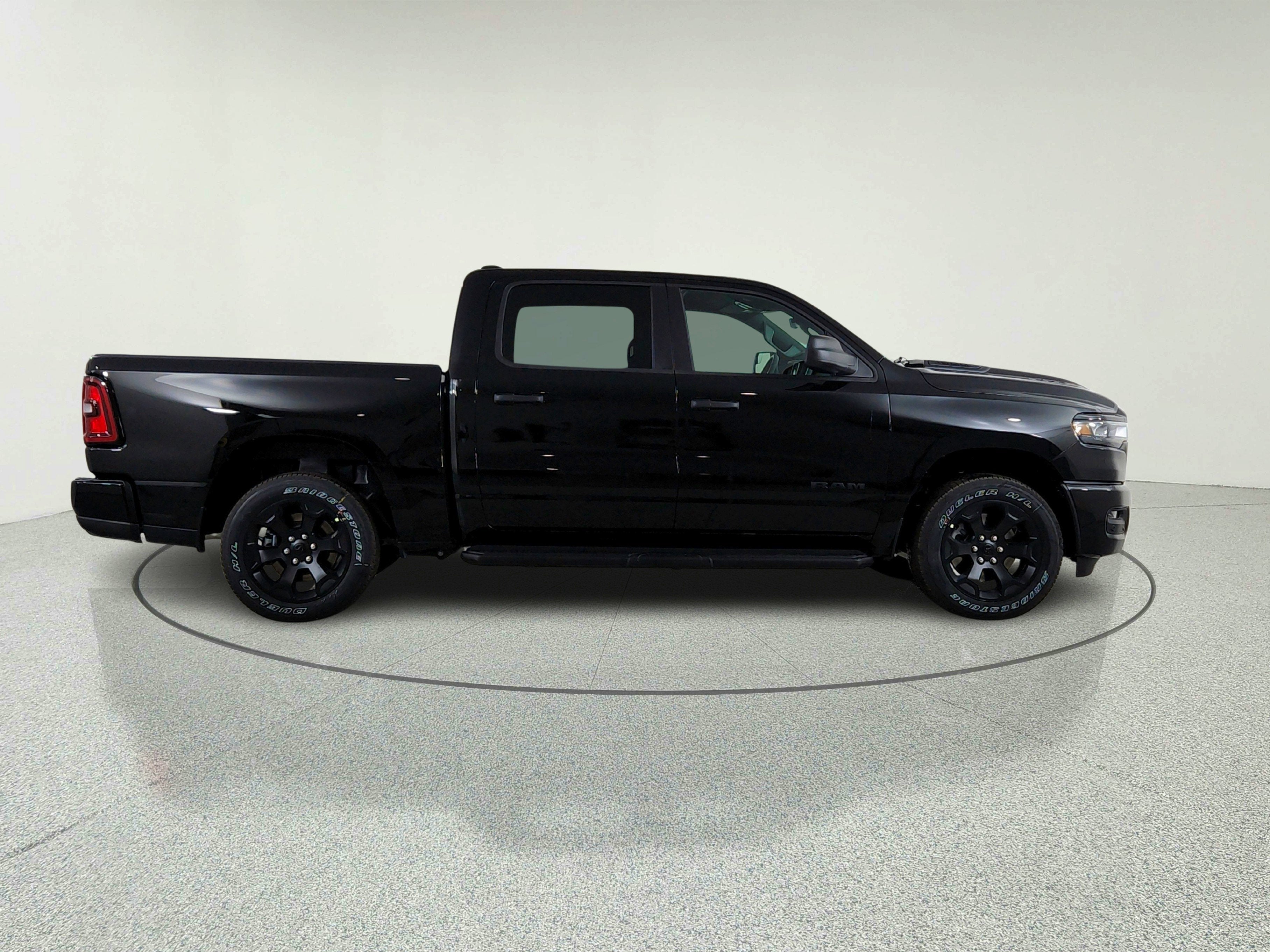 2026 RAM Ram 1500 RAM 1500 TRADESMAN CREW CAB 4X4 (144.5 IN WB 5 FT 7 IN BOX)