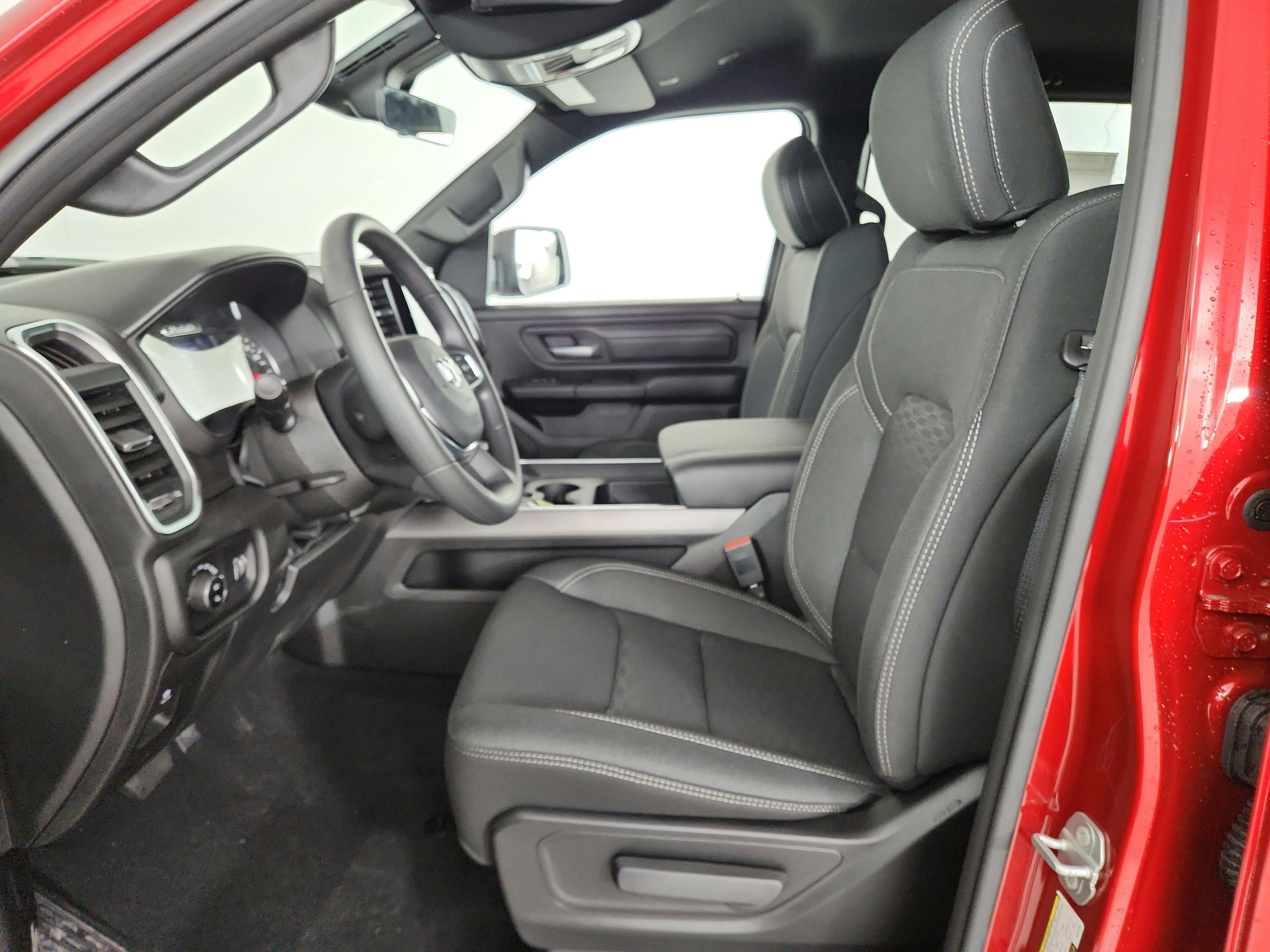 2026 RAM Ram 1500 Express 4x4 Crew Cab 5'7" Box