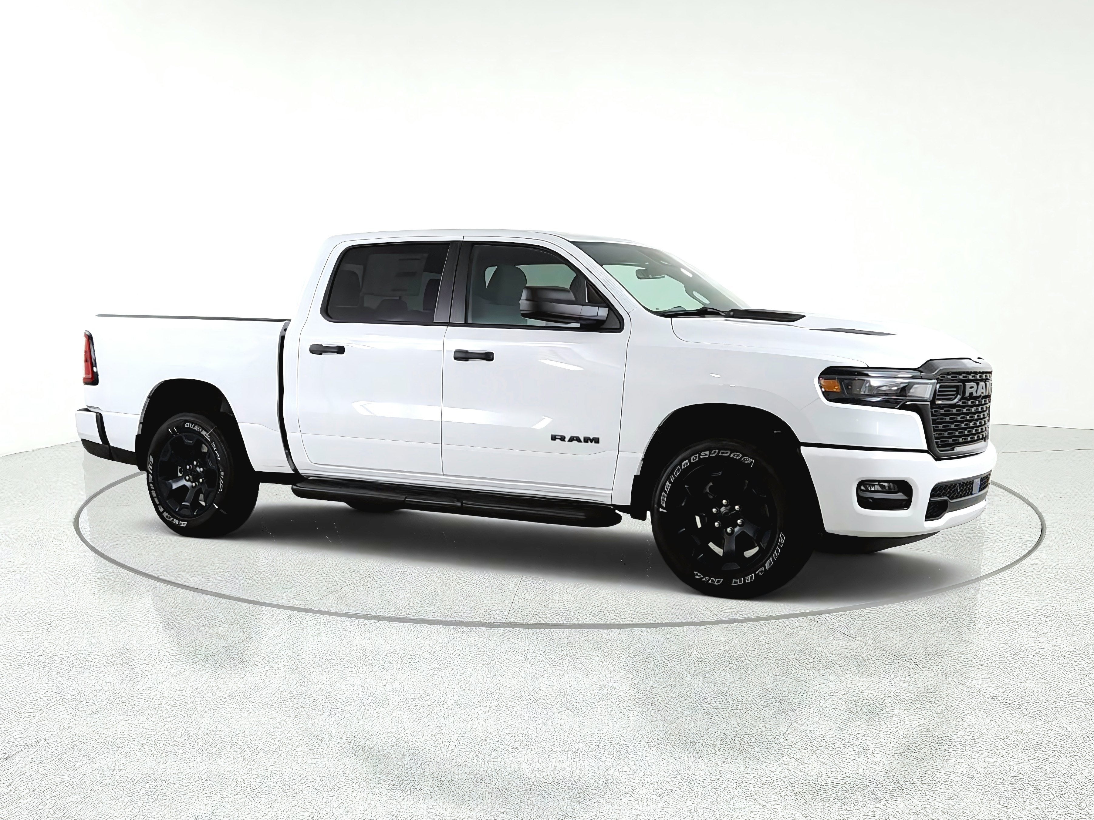 2026 RAM Ram 1500 Express 4x4 Crew Cab 5'7" Box