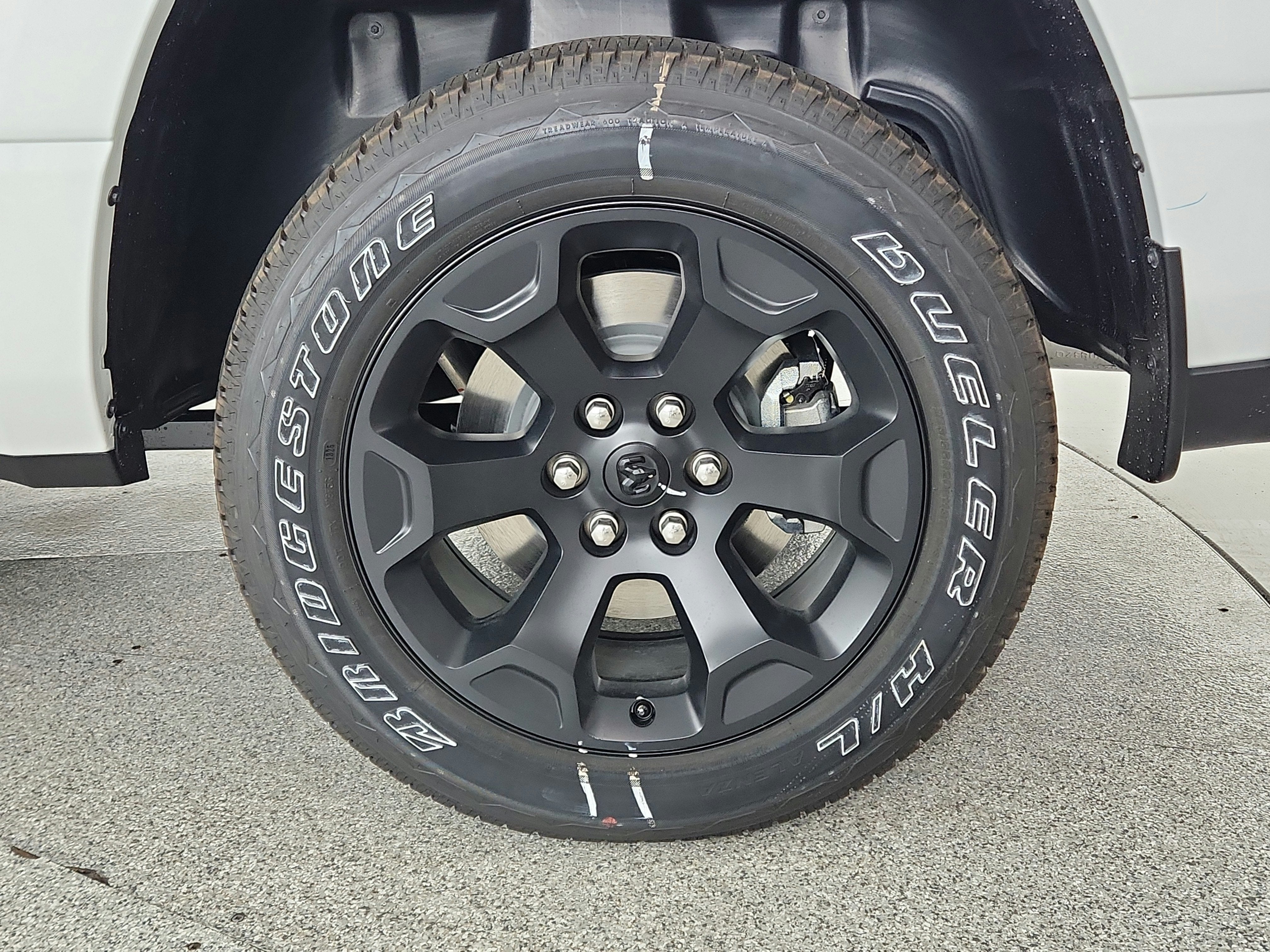2026 RAM Ram 1500 Express 4x4 Crew Cab 5'7" Box