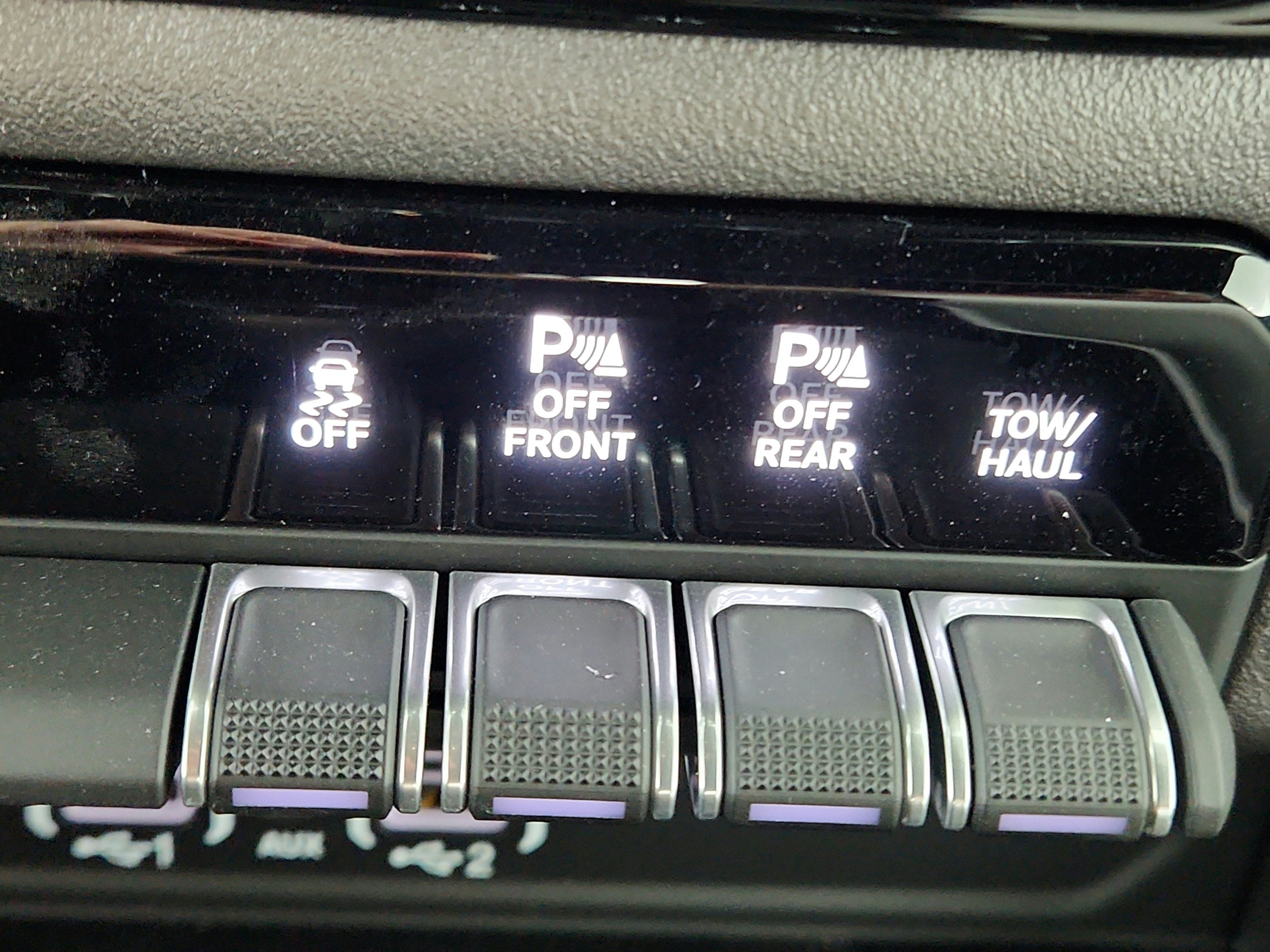 2026 RAM Ram 1500 Express 4x4 Crew Cab 5'7" Box