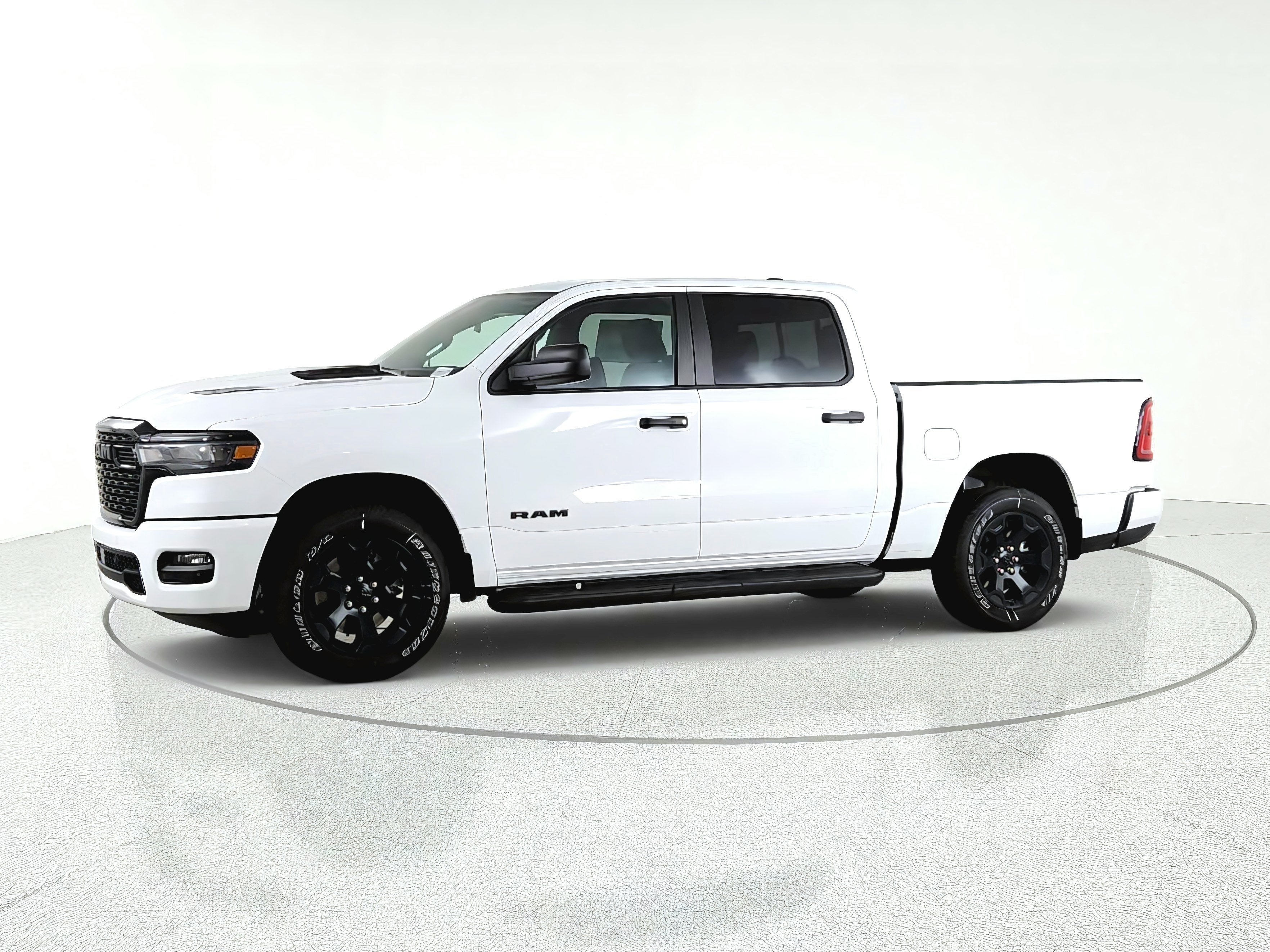 2026 RAM Ram 1500 Express 4x4 Crew Cab 5'7" Box