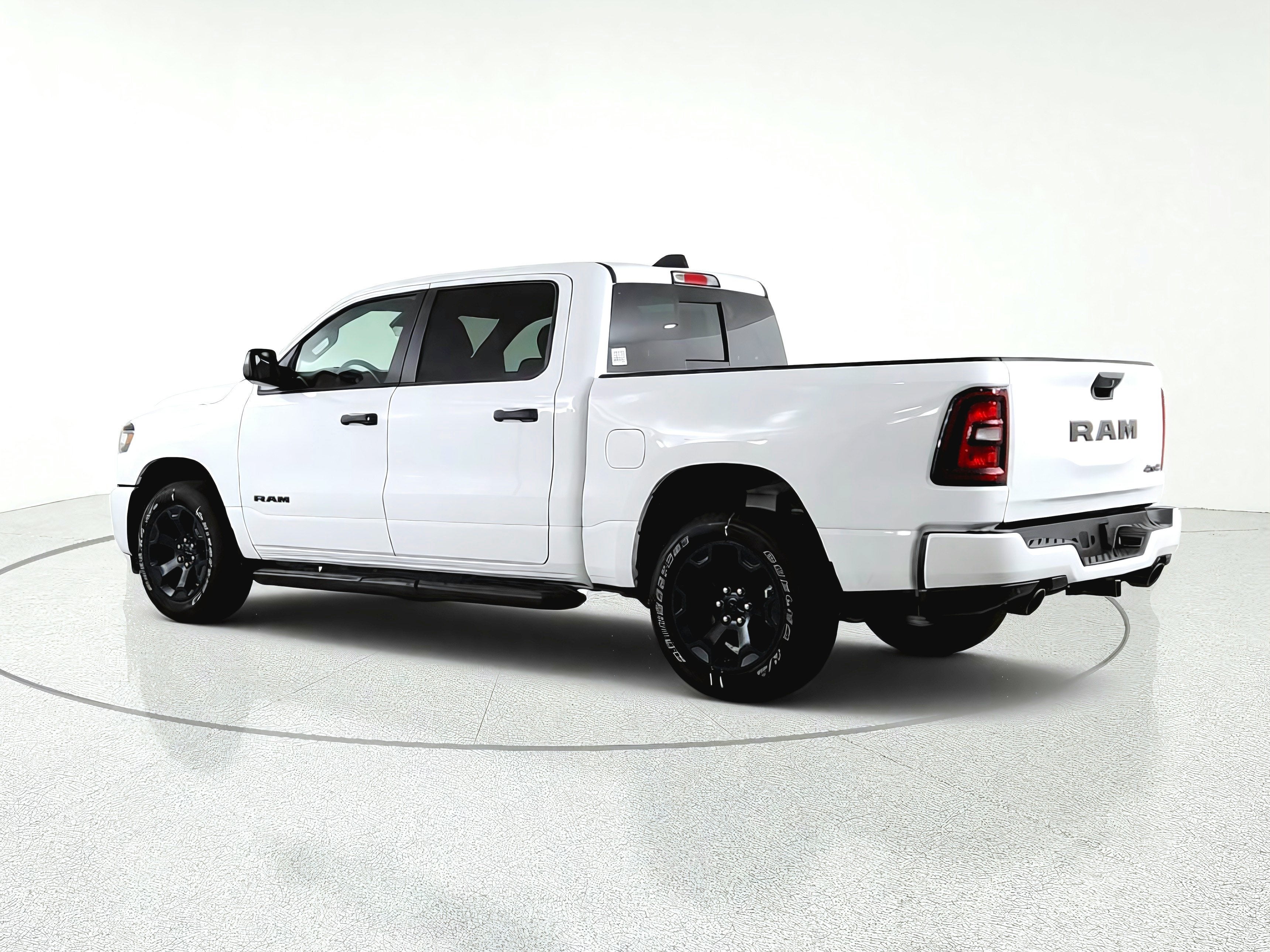 2026 RAM Ram 1500 Express 4x4 Crew Cab 5'7" Box