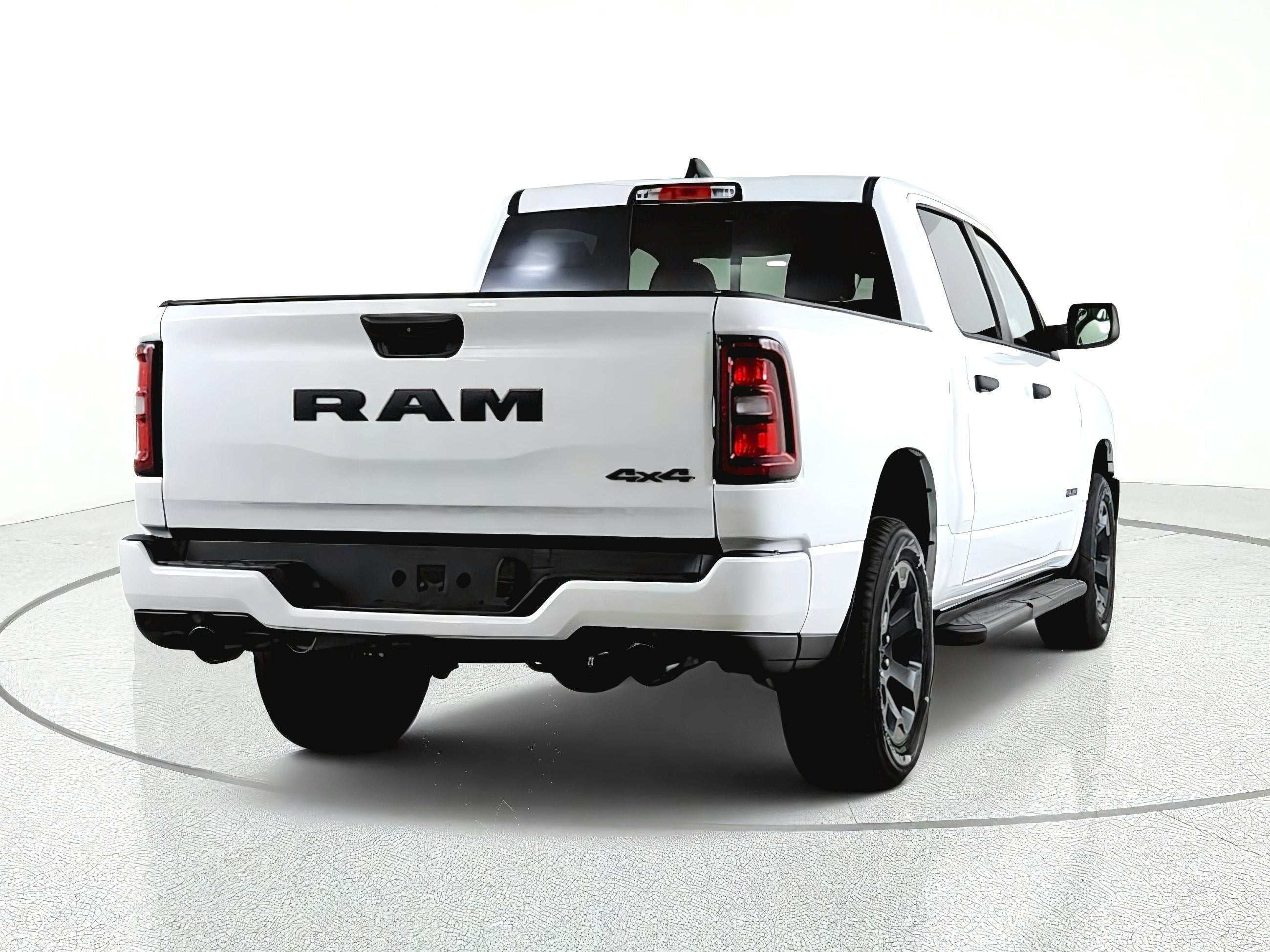 2026 RAM Ram 1500 Express 4x4 Crew Cab 5'7" Box