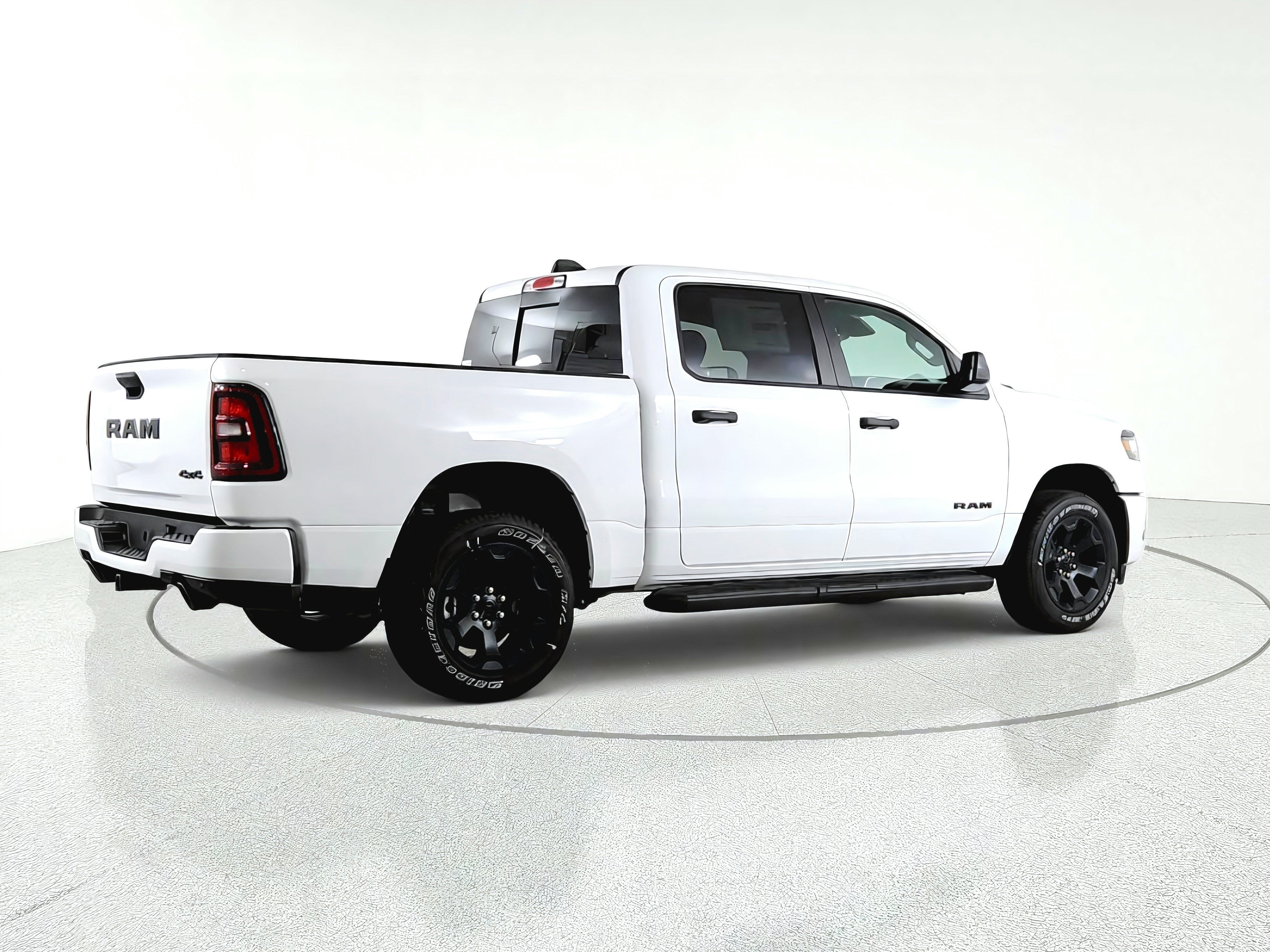 2026 RAM Ram 1500 Express 4x4 Crew Cab 5'7" Box
