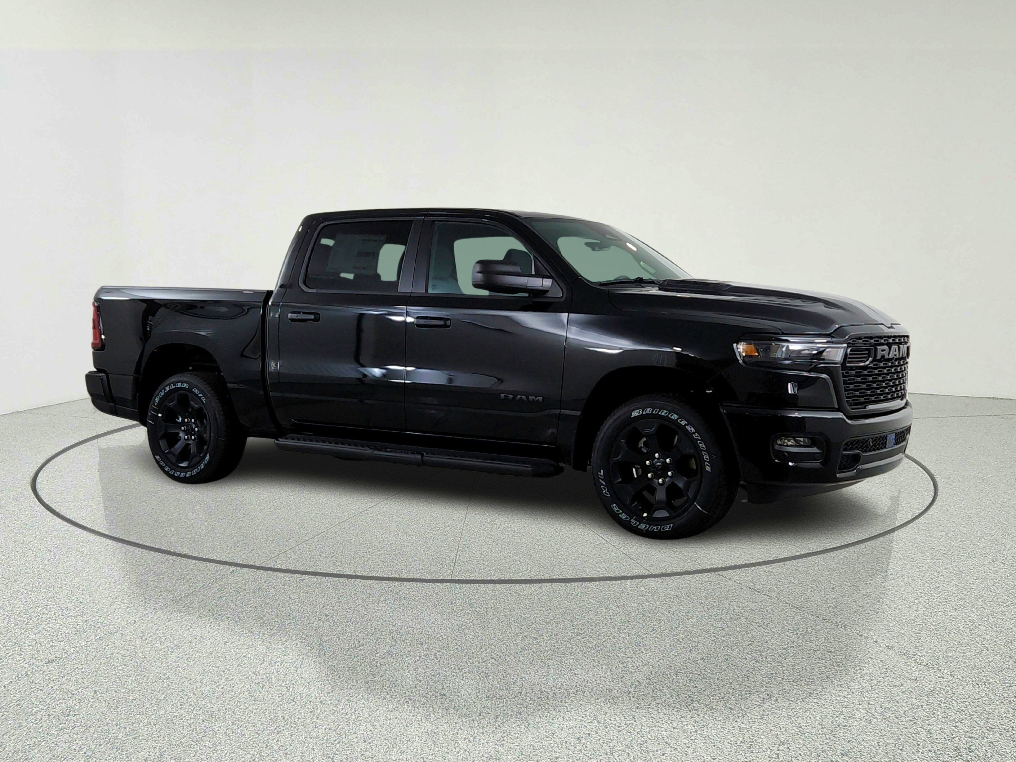 2026 RAM Ram 1500 RAM 1500 TRADESMAN CREW CAB 4X4 (144.5 IN WB 5 FT 7 IN BOX)