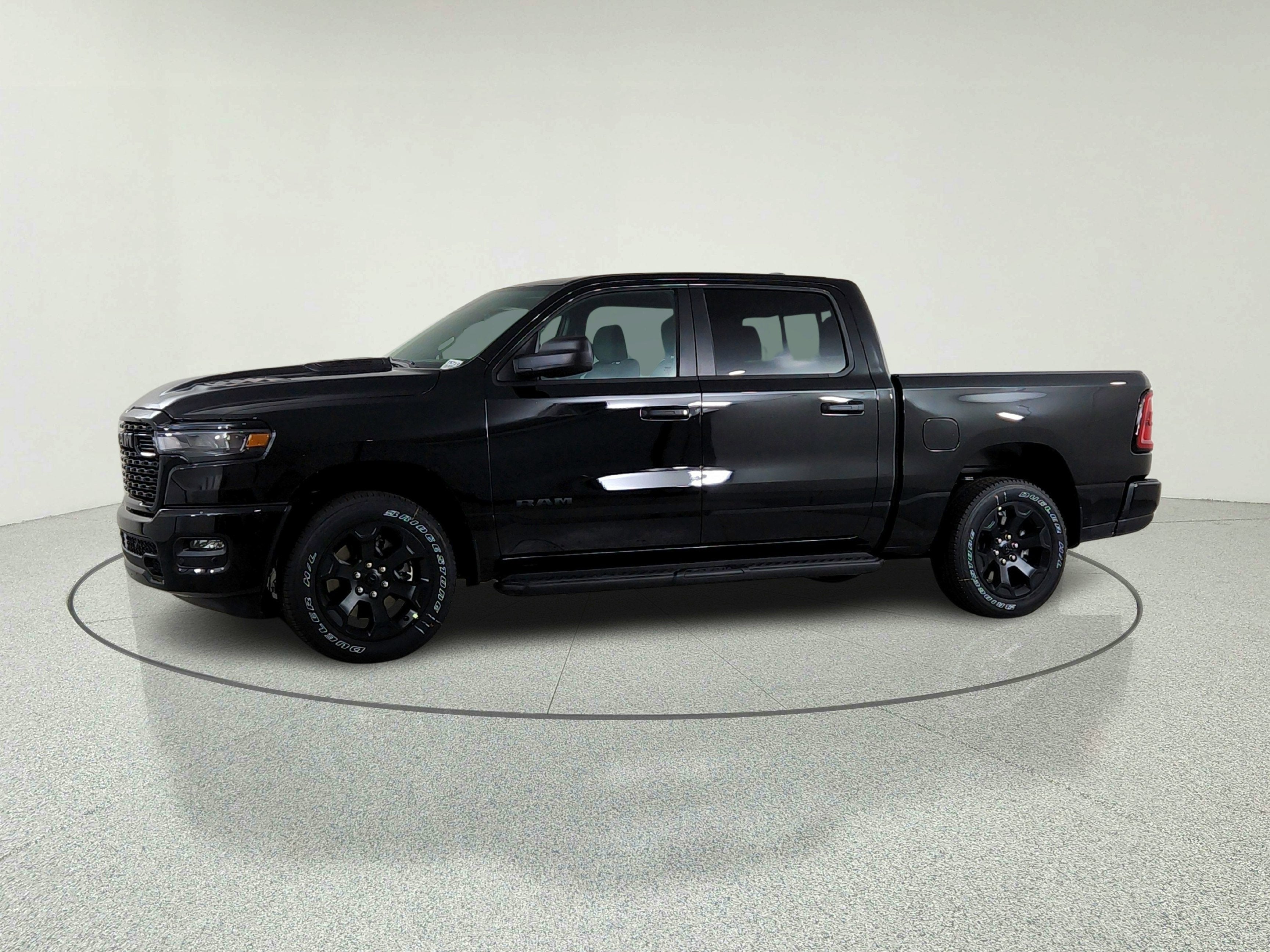 2026 RAM Ram 1500 RAM 1500 TRADESMAN CREW CAB 4X4 (144.5 IN WB 5 FT 7 IN BOX)