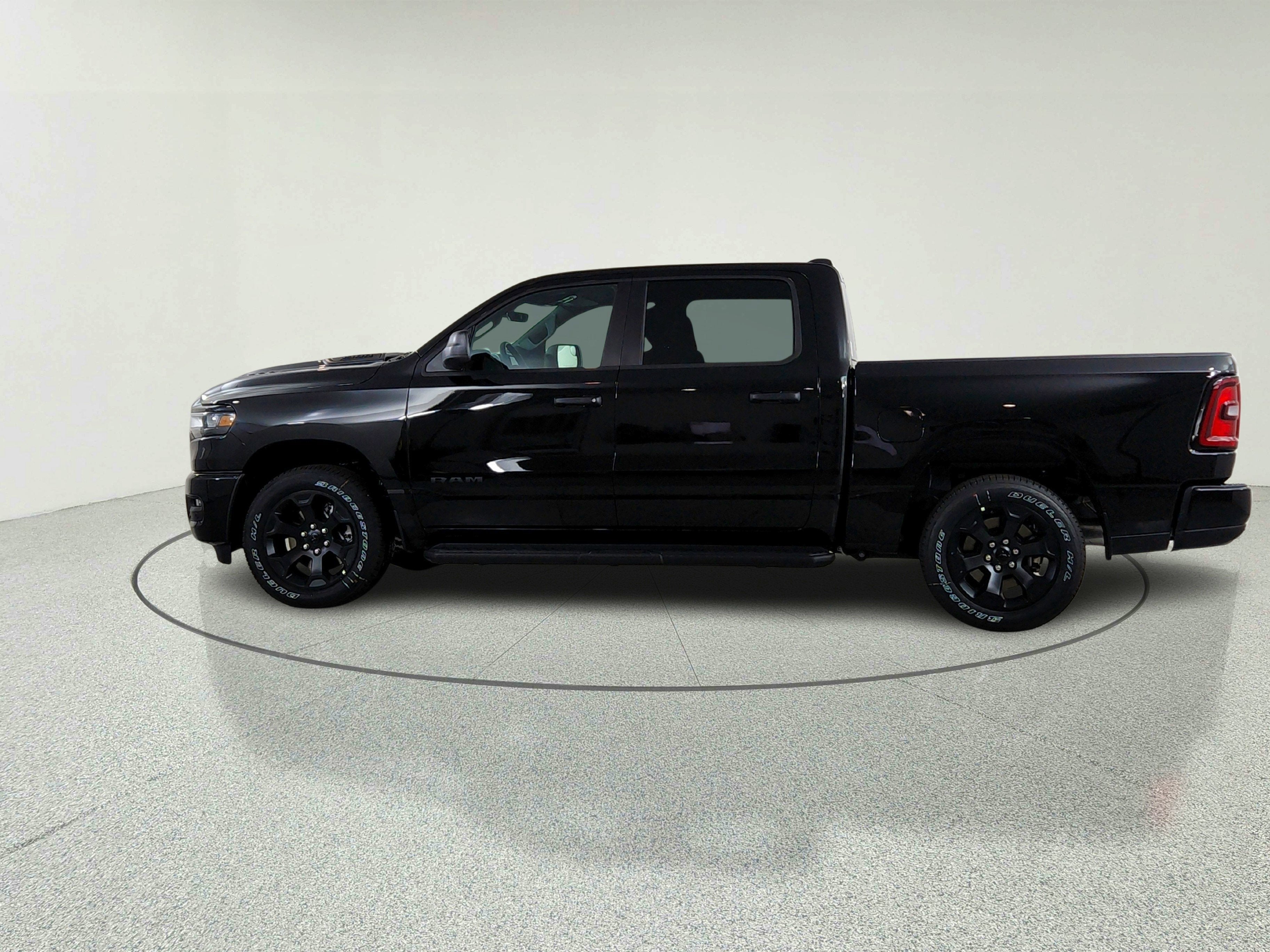 2026 RAM Ram 1500 RAM 1500 TRADESMAN CREW CAB 4X4 (144.5 IN WB 5 FT 7 IN BOX)