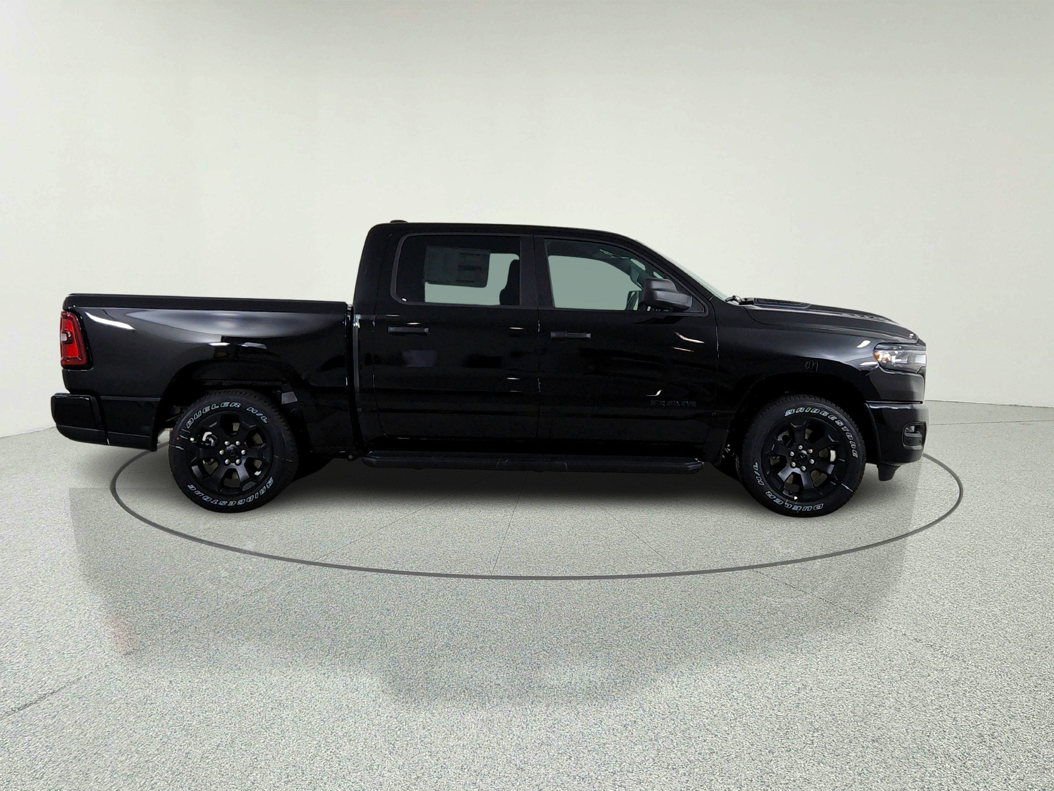 2026 RAM Ram 1500 RAM 1500 TRADESMAN CREW CAB 4X4 (144.5 IN WB 5 FT 7 IN BOX)