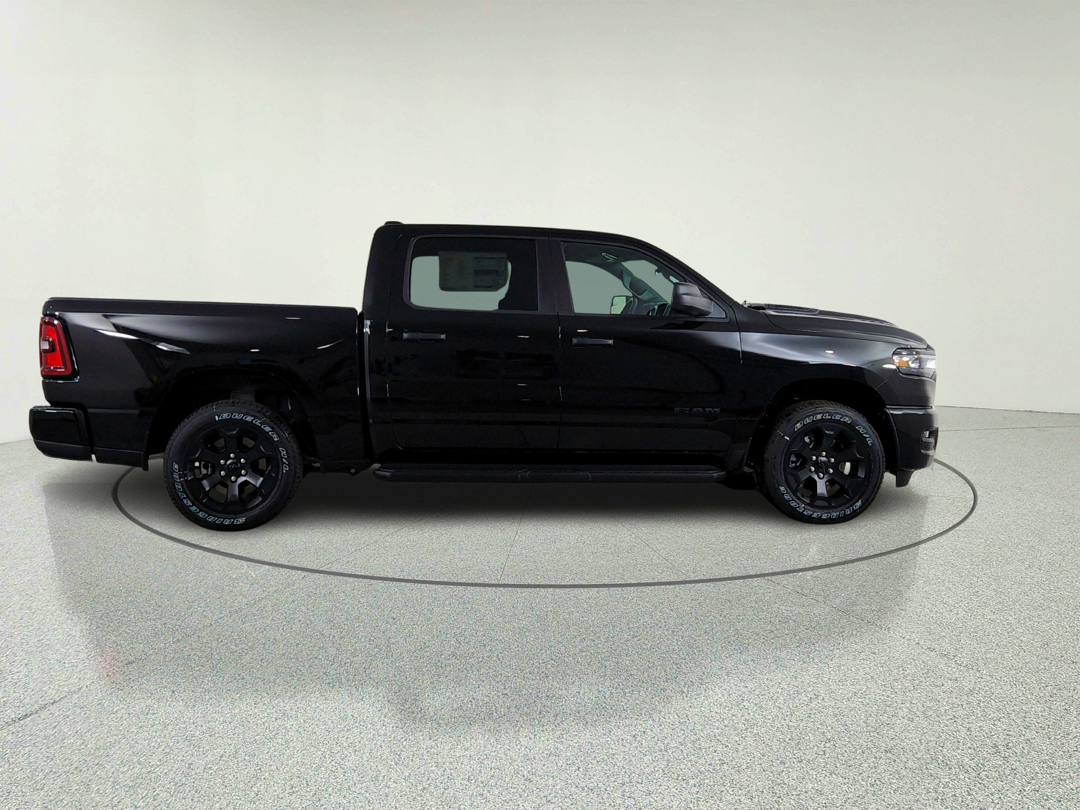 2026 RAM Ram 1500 RAM 1500 TRADESMAN CREW CAB 4X4 (144.5 IN WB 5 FT 7 IN BOX)