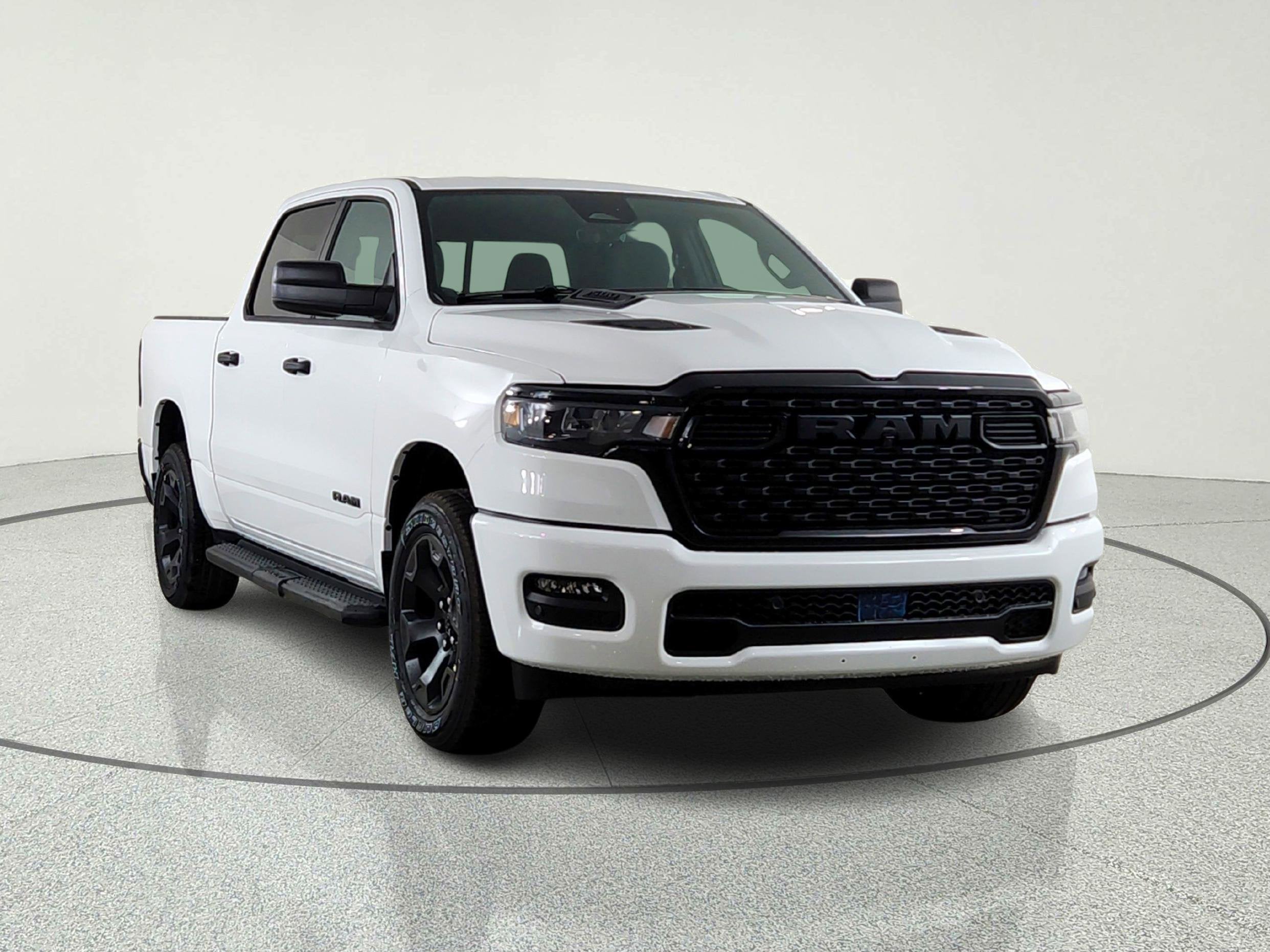 2026 RAM Ram 1500 RAM 1500 TRADESMAN CREW CAB 4X4 (144.5 IN WB 5 FT 7 IN BOX)