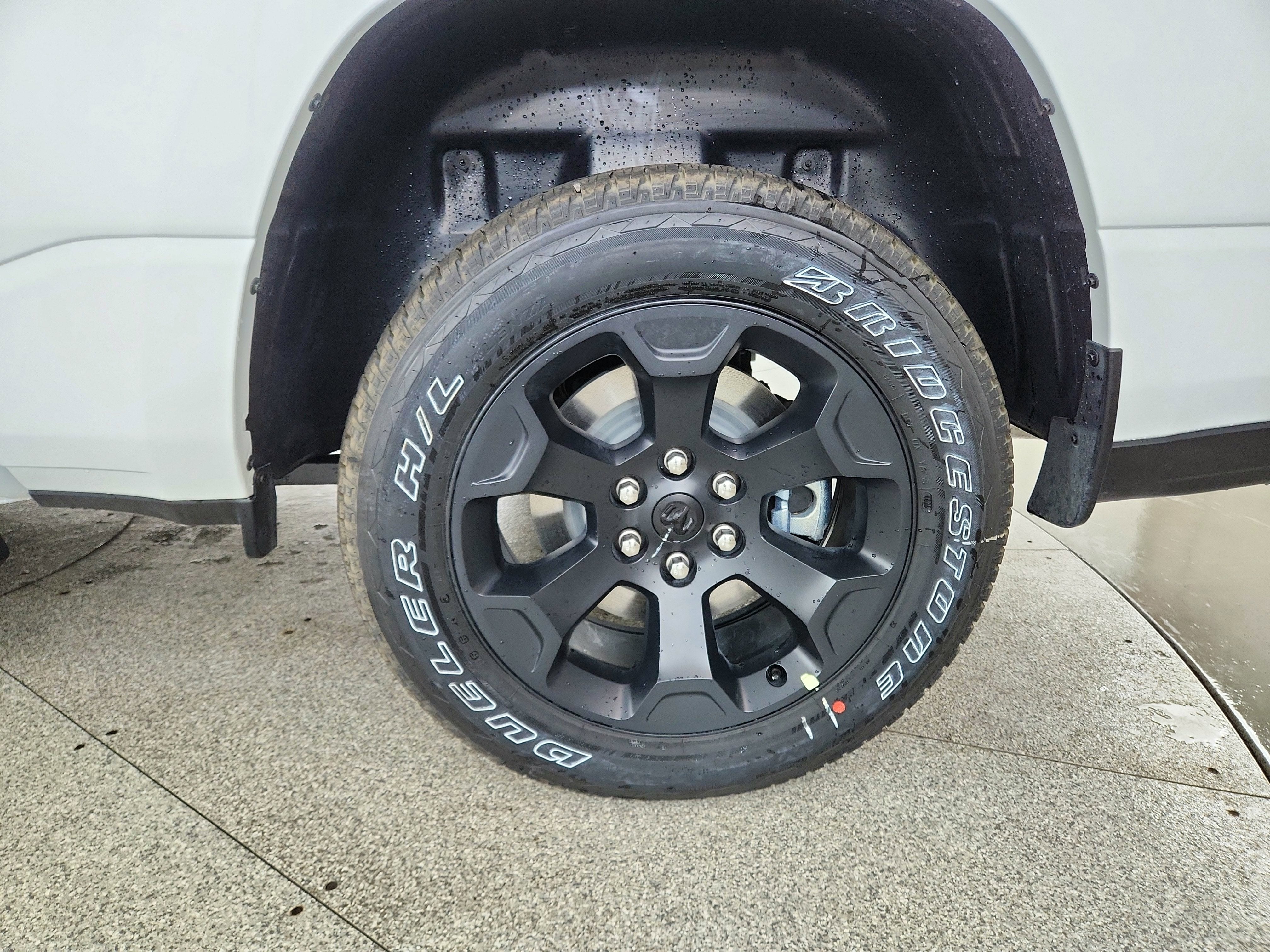 2026 RAM Ram 1500 RAM 1500 TRADESMAN CREW CAB 4X4 (144.5 IN WB 5 FT 7 IN BOX)