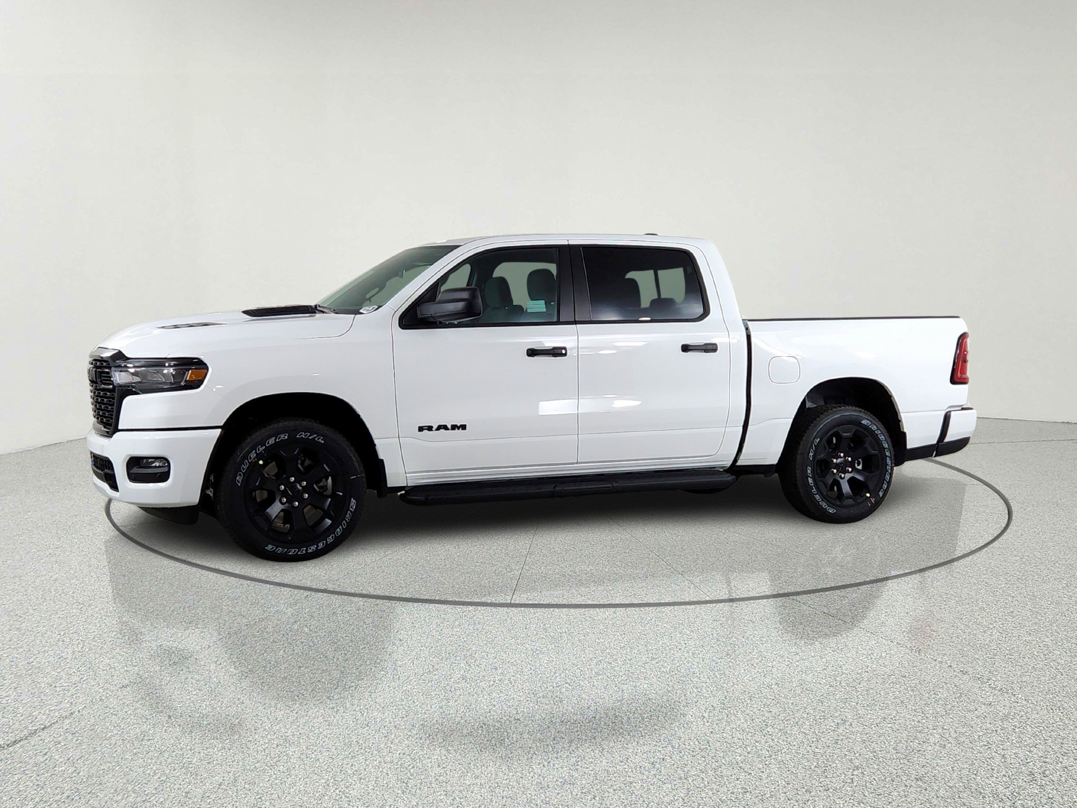 2026 RAM Ram 1500 RAM 1500 TRADESMAN CREW CAB 4X4 (144.5 IN WB 5 FT 7 IN BOX)