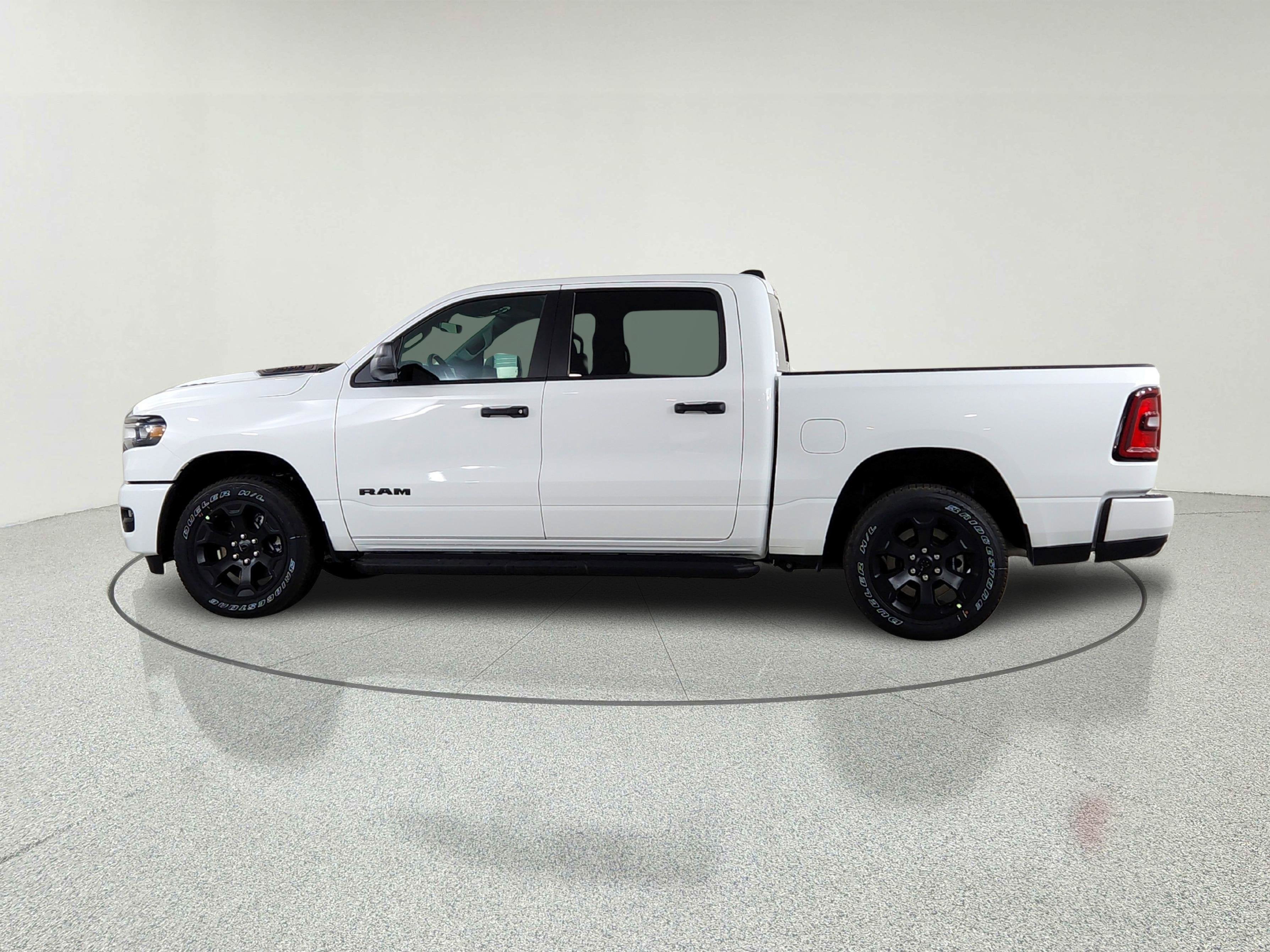 2026 RAM Ram 1500 RAM 1500 TRADESMAN CREW CAB 4X4 (144.5 IN WB 5 FT 7 IN BOX)