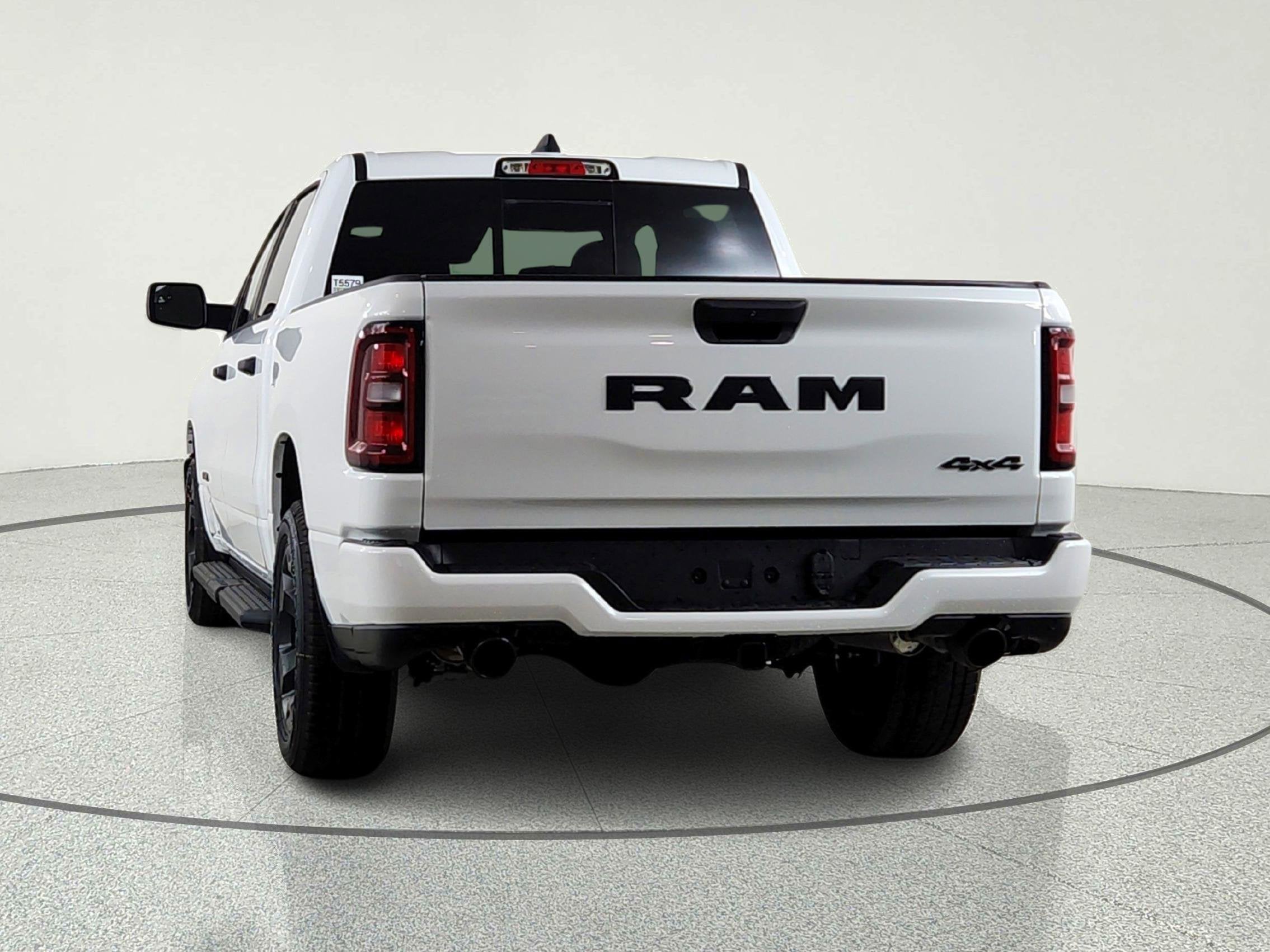 2026 RAM Ram 1500 RAM 1500 TRADESMAN CREW CAB 4X4 (144.5 IN WB 5 FT 7 IN BOX)