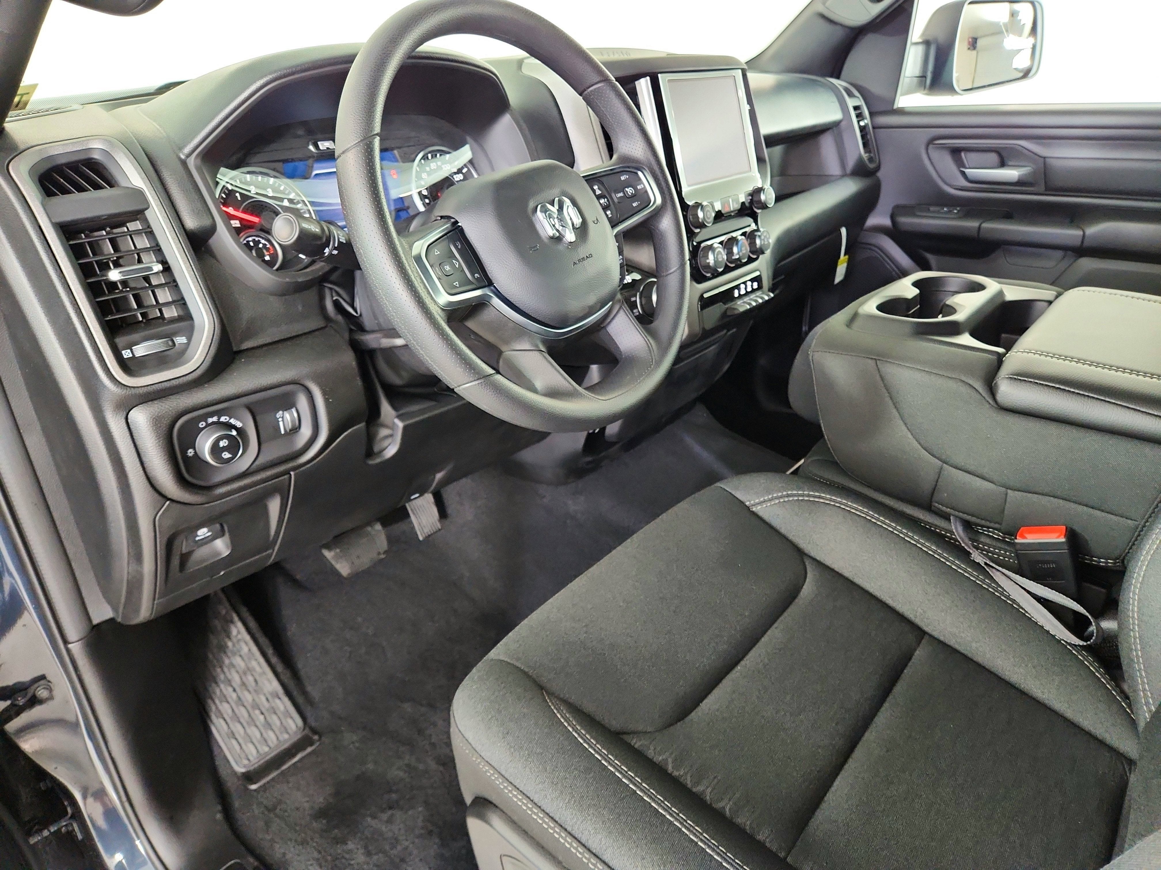 2026 RAM Ram 1500 RAM 1500 TRADESMAN CREW CAB 4X4 (144.5 IN WB 5 FT 7 IN BOX)