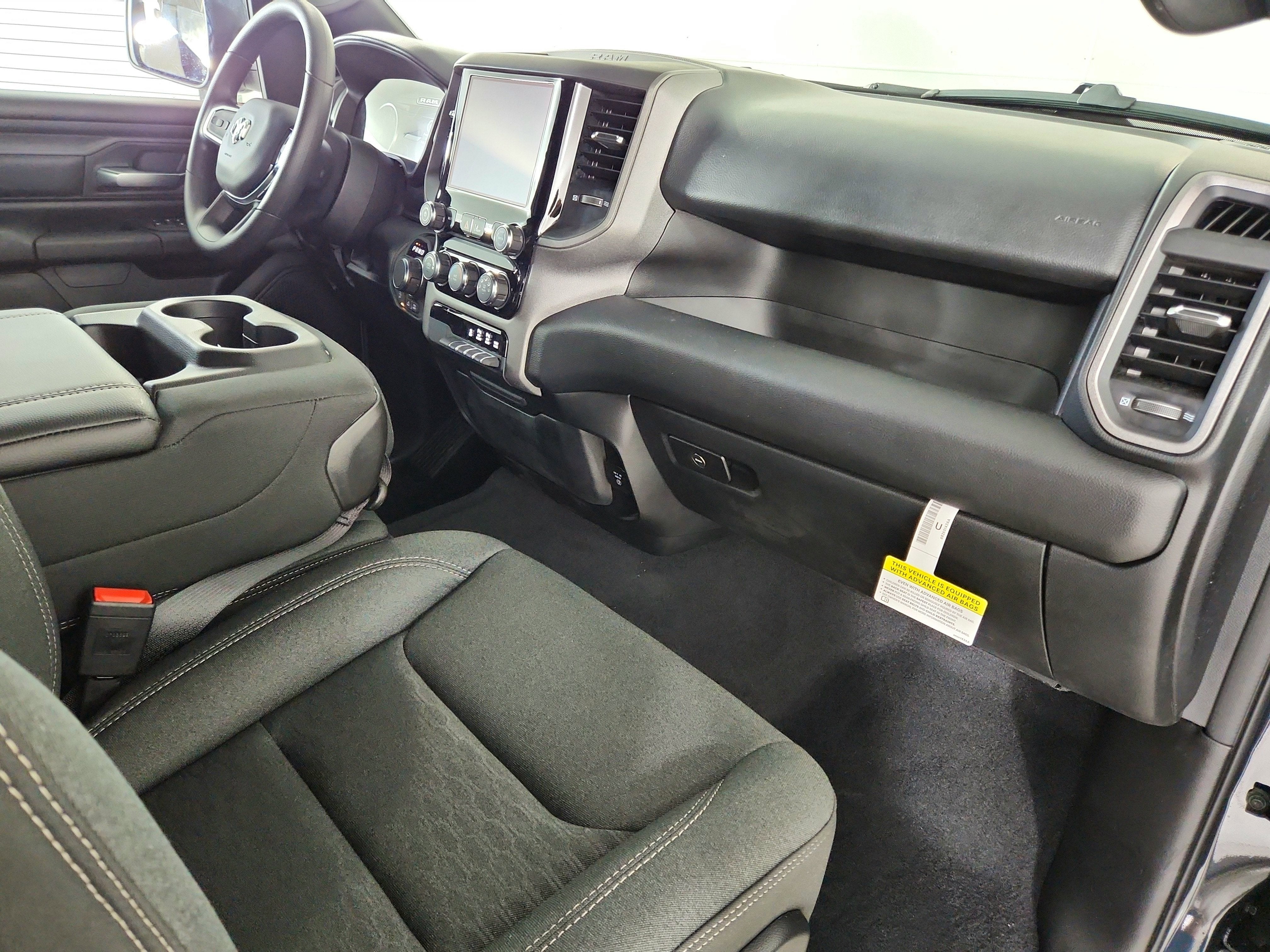 2026 RAM Ram 1500 RAM 1500 TRADESMAN CREW CAB 4X4 (144.5 IN WB 5 FT 7 IN BOX)