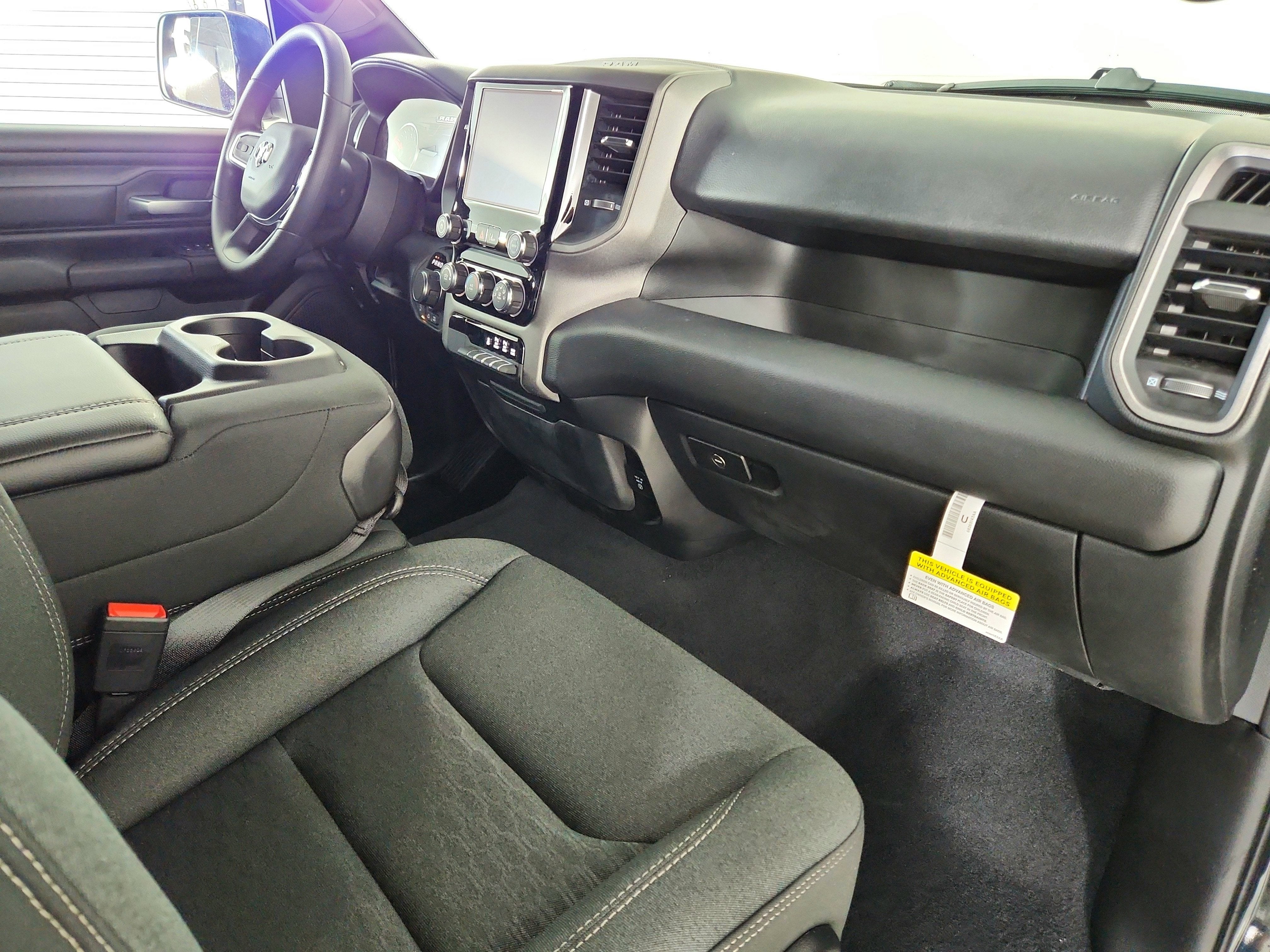 2026 RAM Ram 1500 RAM 1500 TRADESMAN CREW CAB 4X4 (144.5 IN WB 5 FT 7 IN BOX)