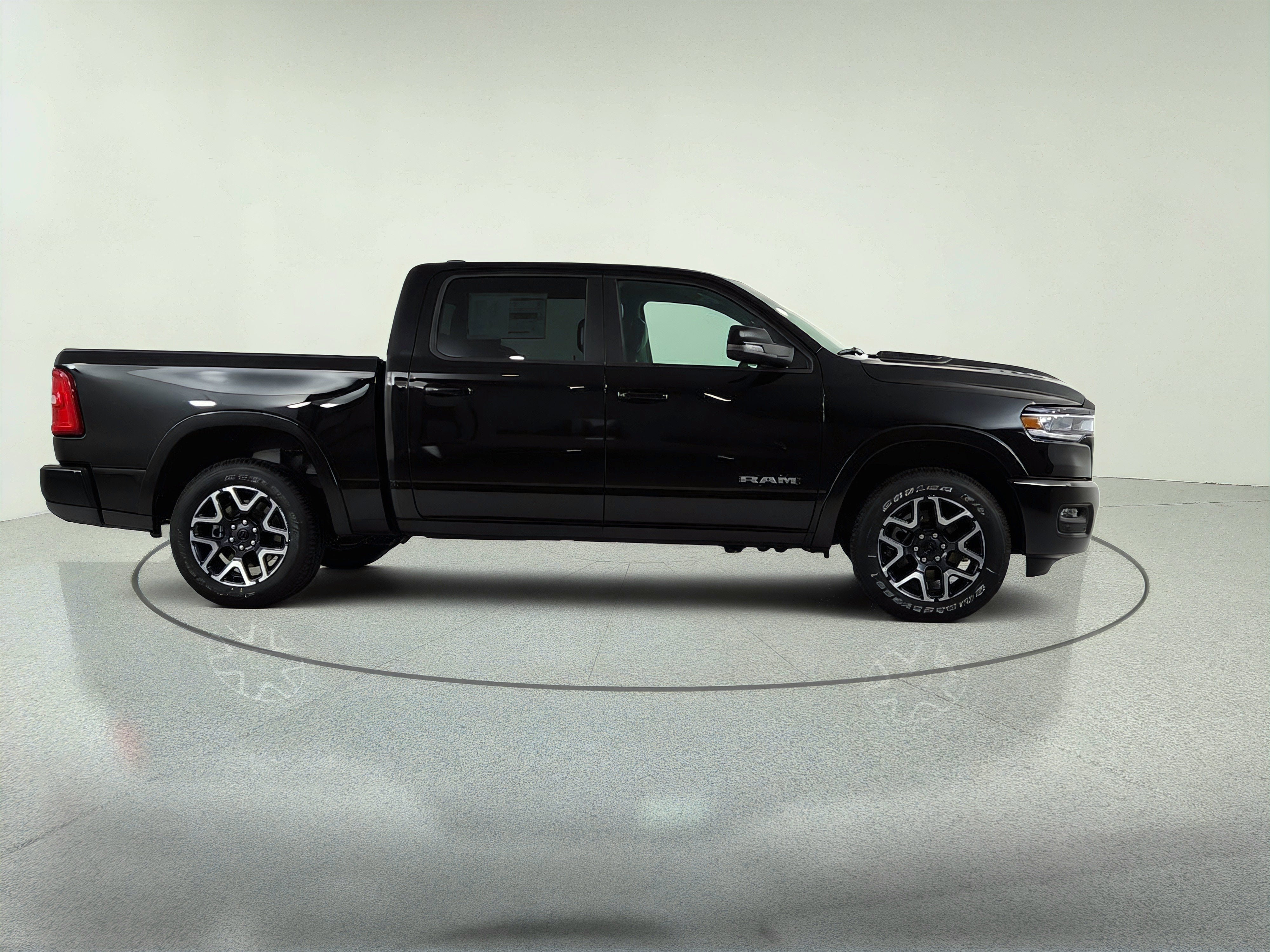 2026 RAM Ram 1500 RAM 1500 LARAMIE CREW CAB 4X4 (144.5 IN WB 5 FT 7 IN BOX)