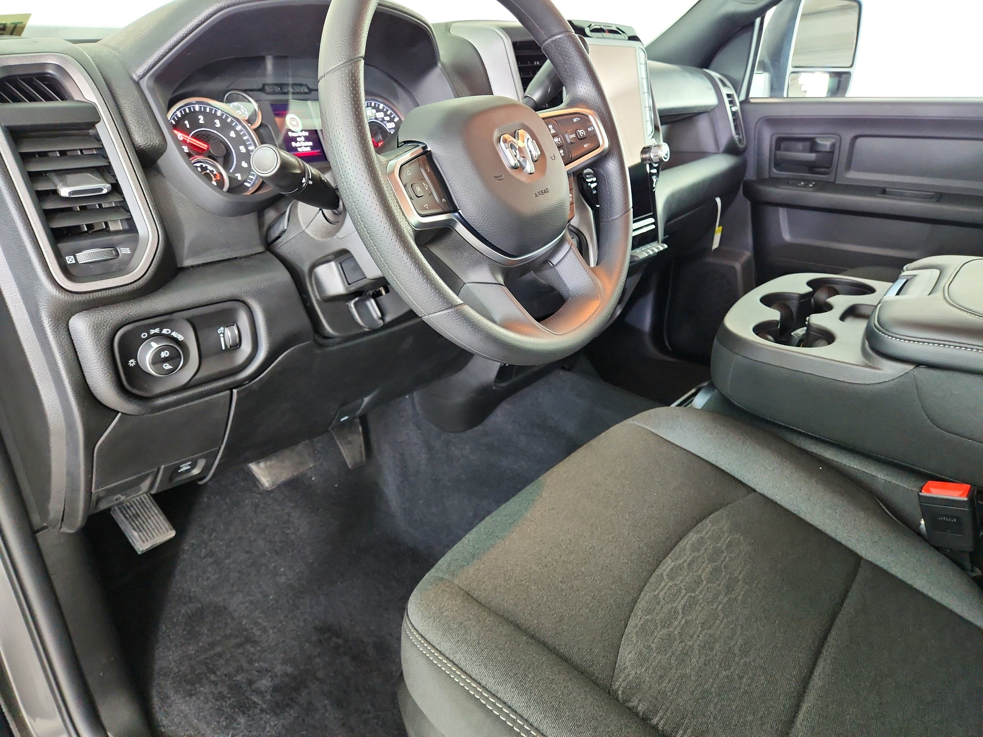 2026 RAM Ram 2500 RAM 2500 TRADESMAN CREW CAB 4X4 (149 IN WB 6 FT 4 IN BOX)